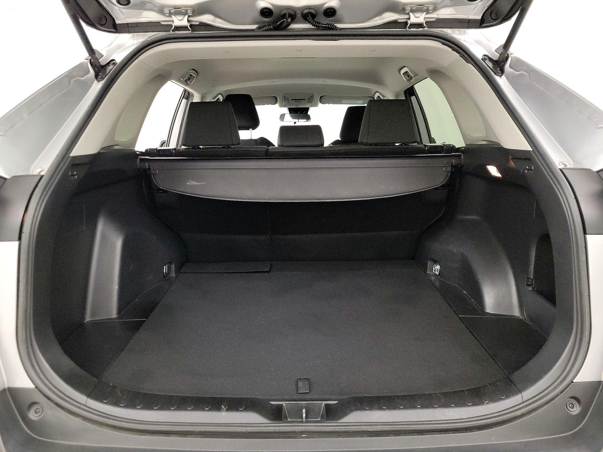 Thumbnail: 2019 Toyota RAV4 - 20