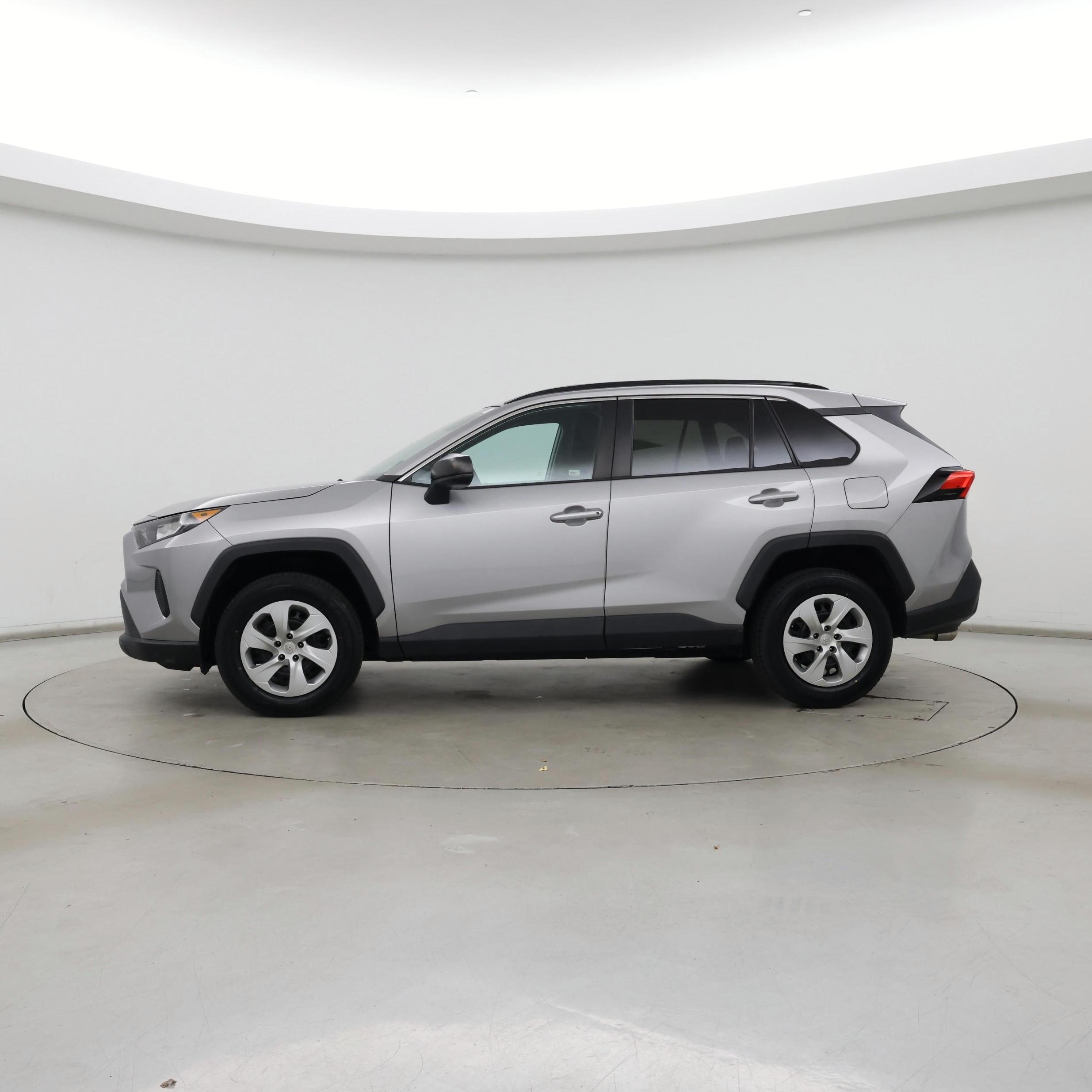 Thumbnail: 2019 Toyota RAV4 - 3
