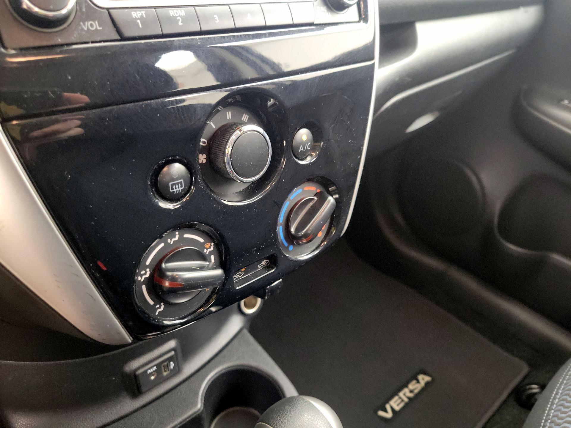 Thumbnail: 2018 Nissan Versa Note - 16