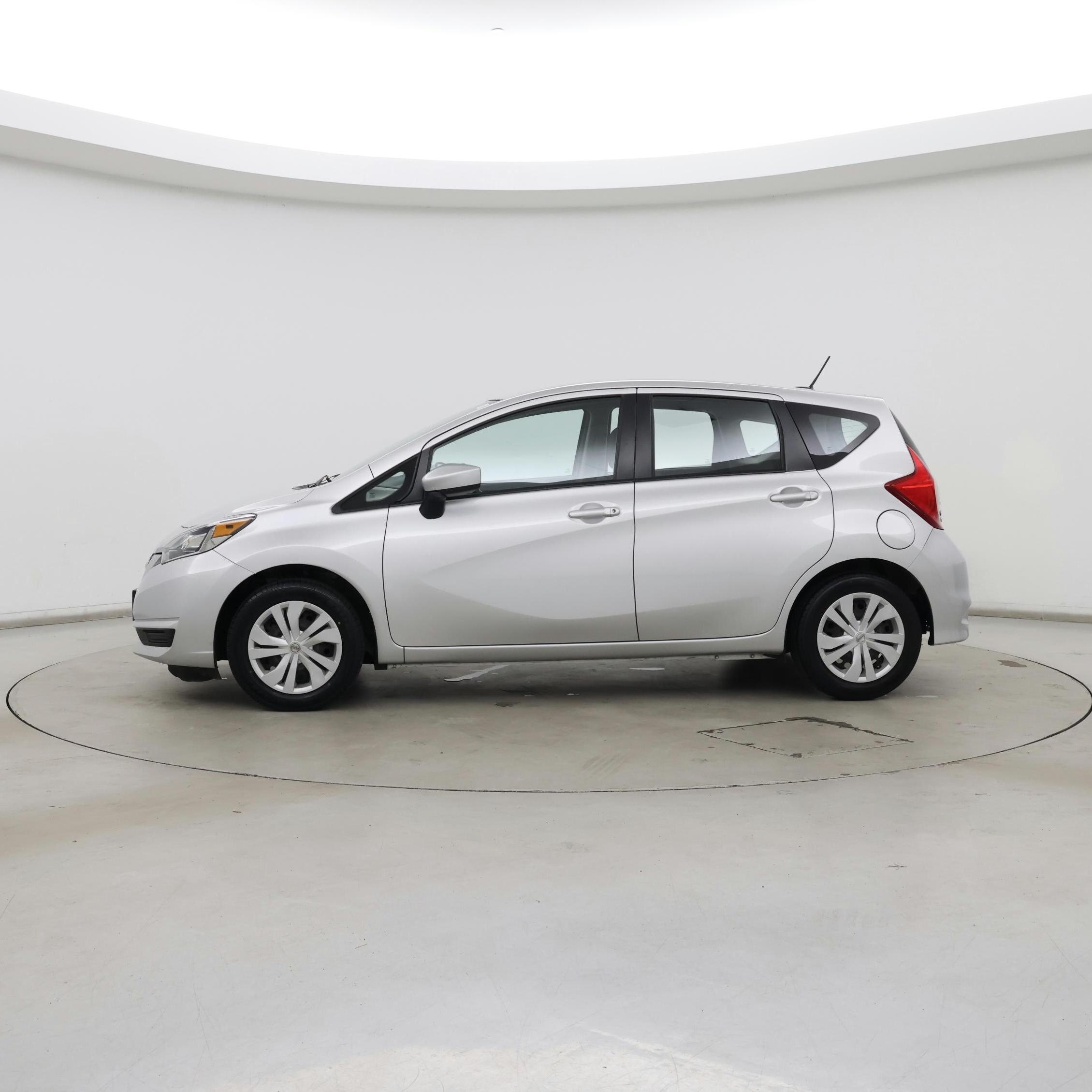 Thumbnail: 2018 Nissan Versa Note - 3
