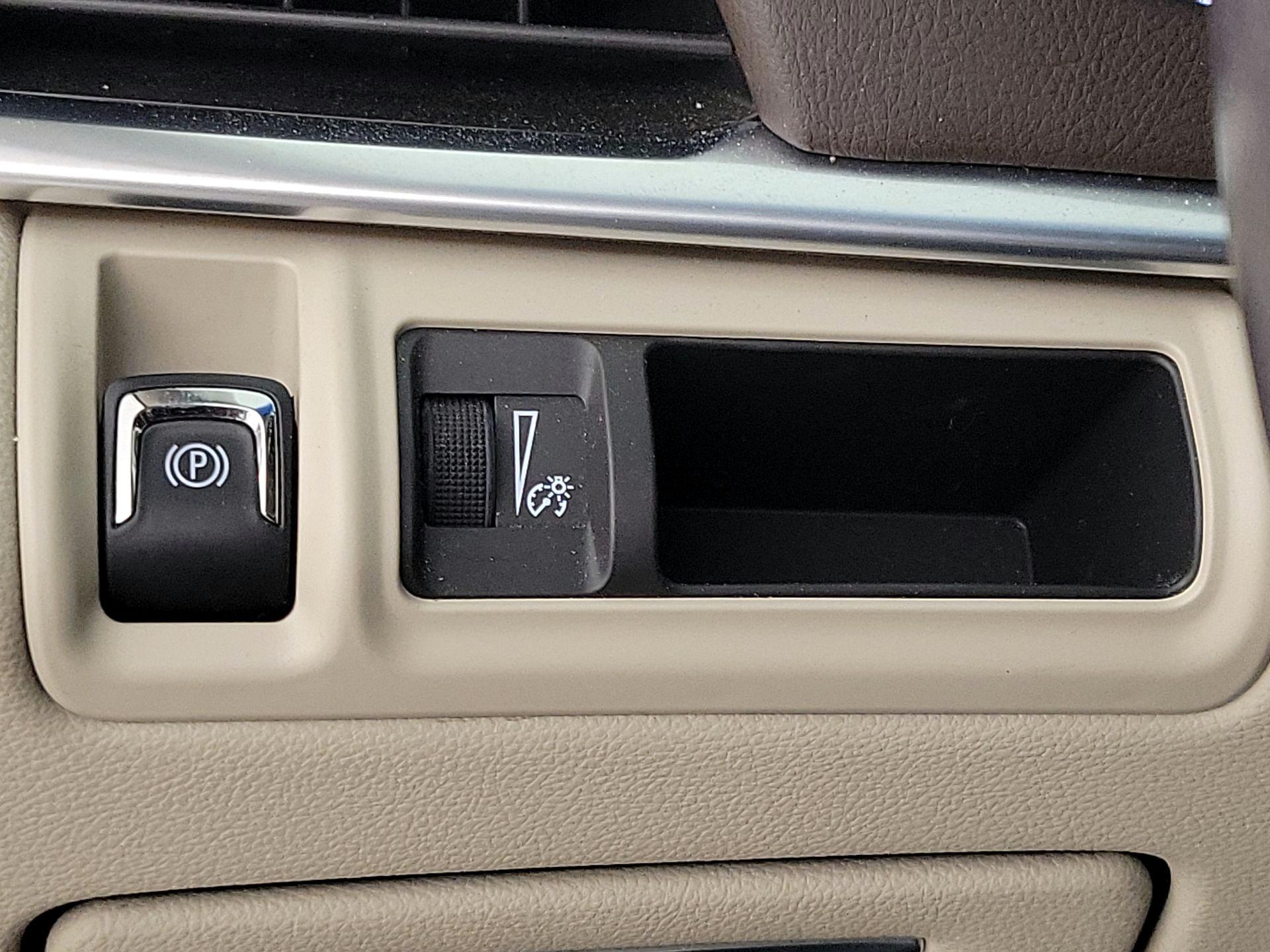 Thumbnail: 2015 Cadillac XTS - 13