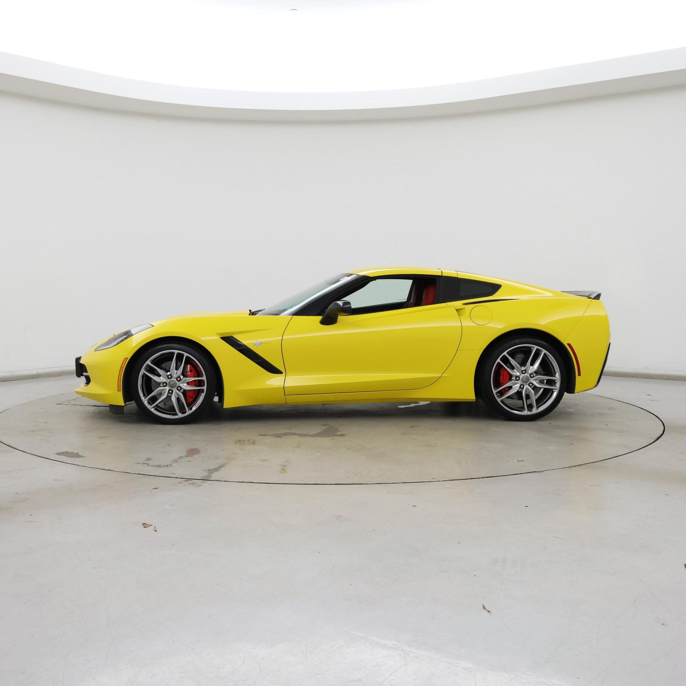 Thumbnail: 2015 Chevrolet Corvette - 3