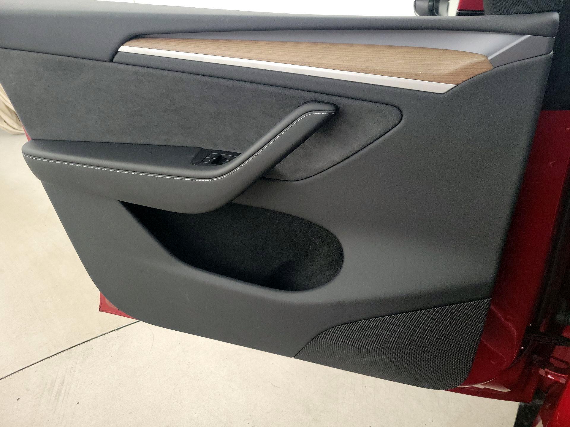 Thumbnail: 2025 Tesla Model Y - 12