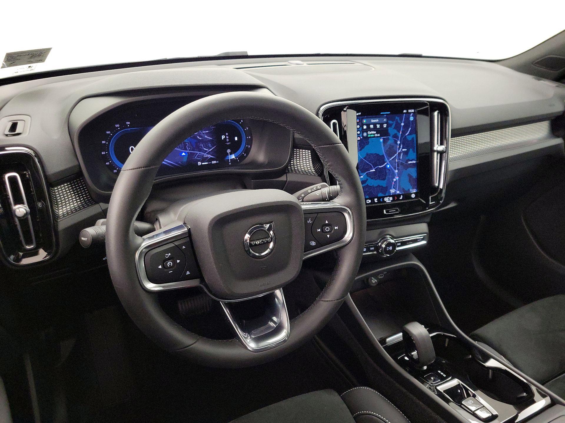 Thumbnail: 2024 Volvo XC40 - 9