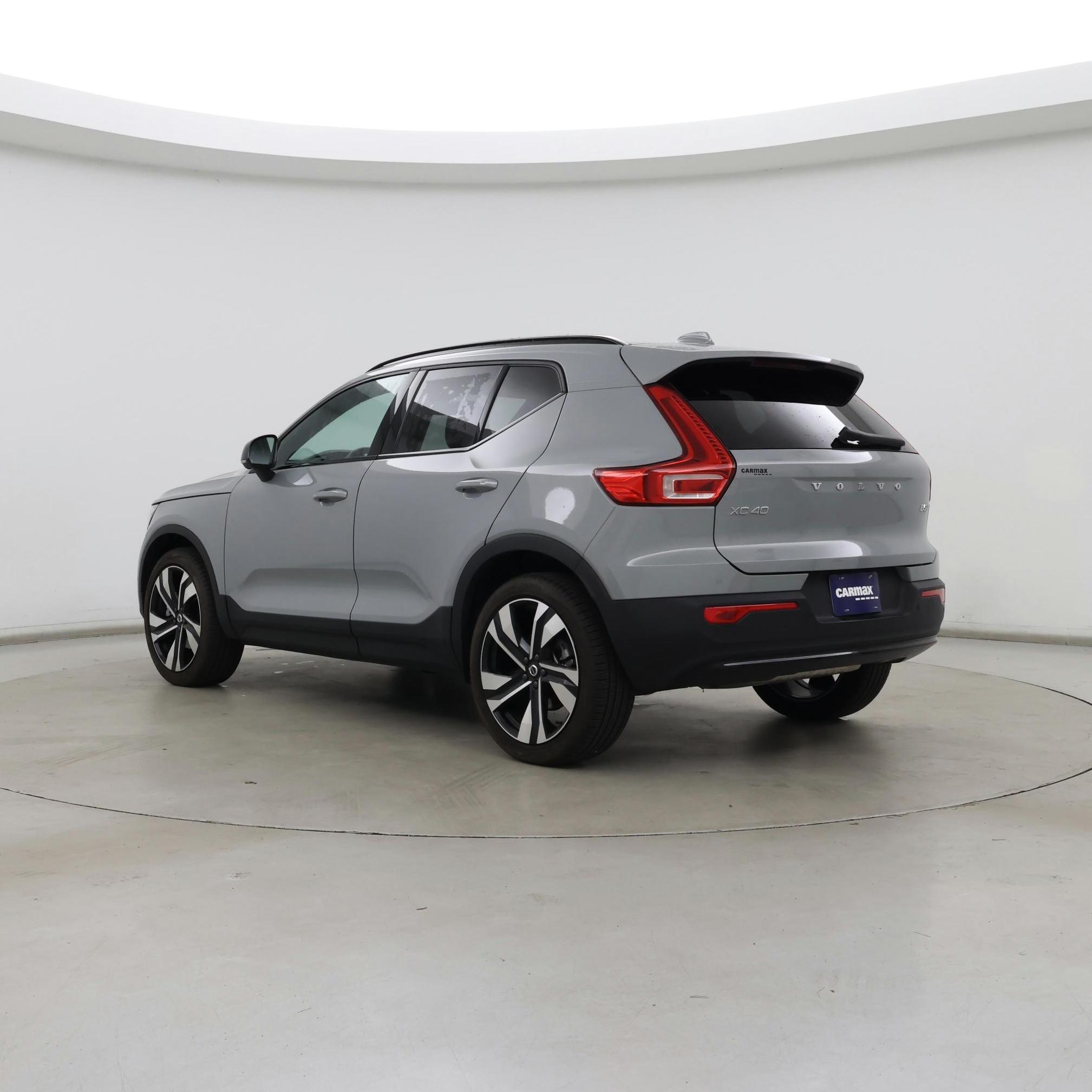 Thumbnail: 2024 Volvo XC40 - 2
