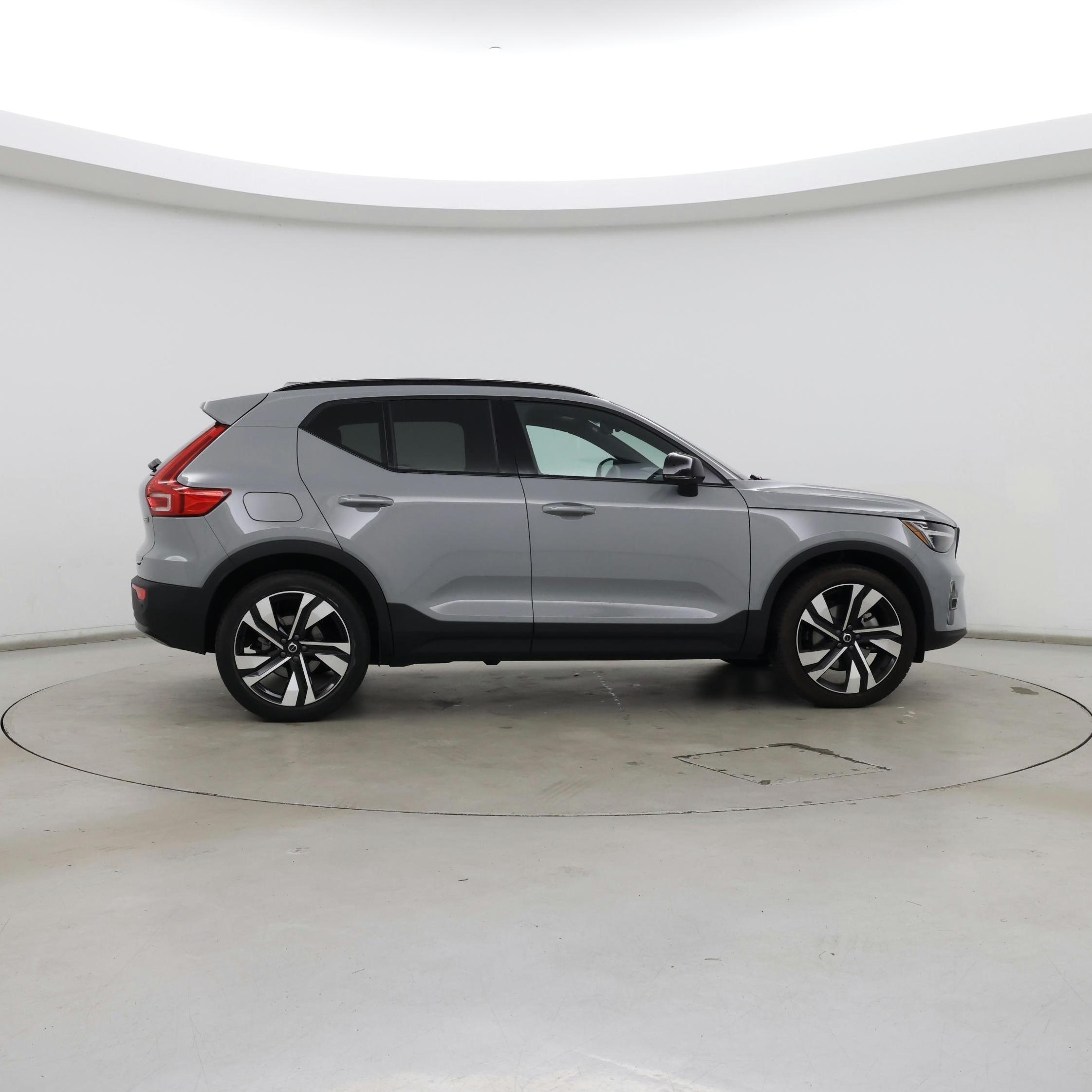 Thumbnail: 2024 Volvo XC40 - 7