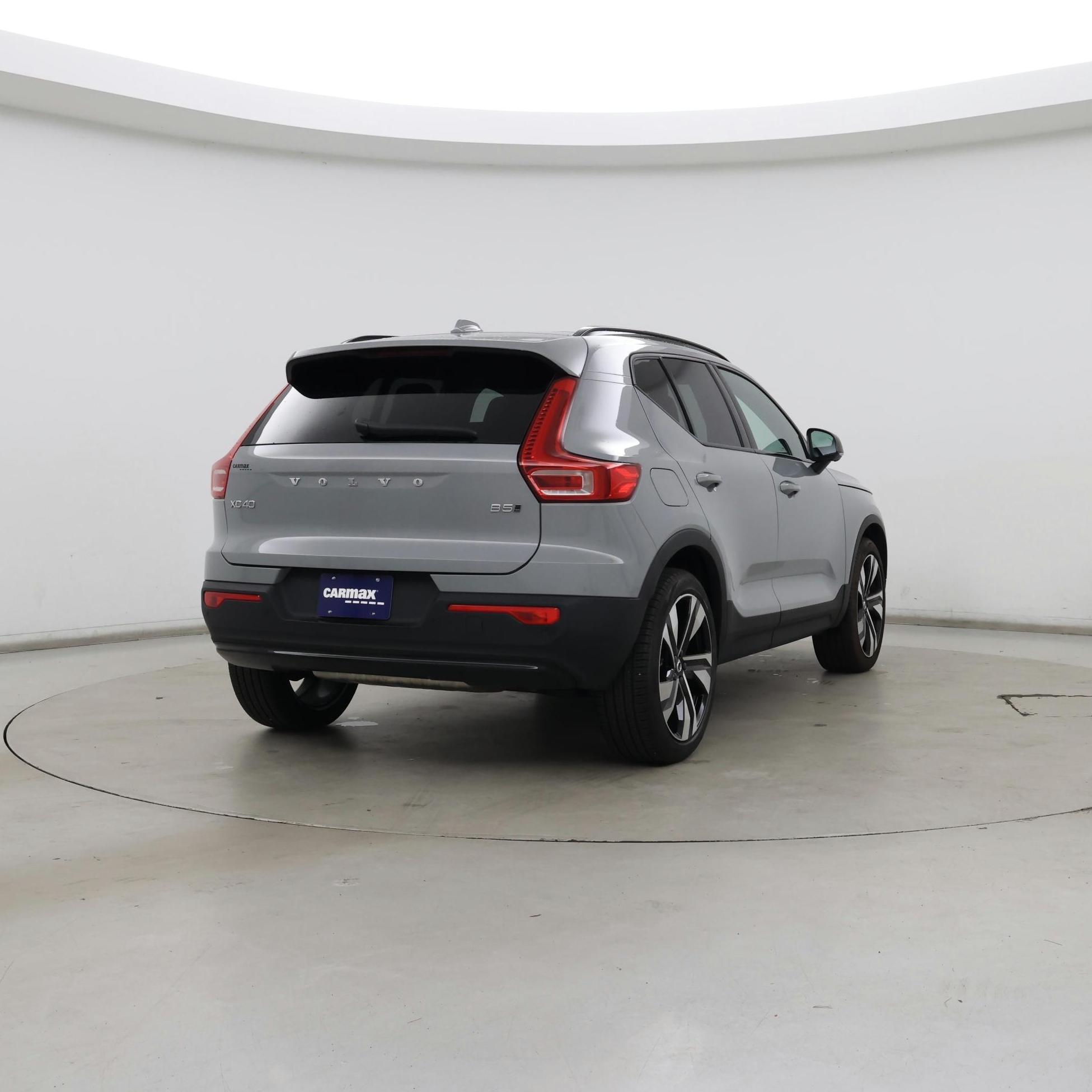 Thumbnail: 2024 Volvo XC40 - 8