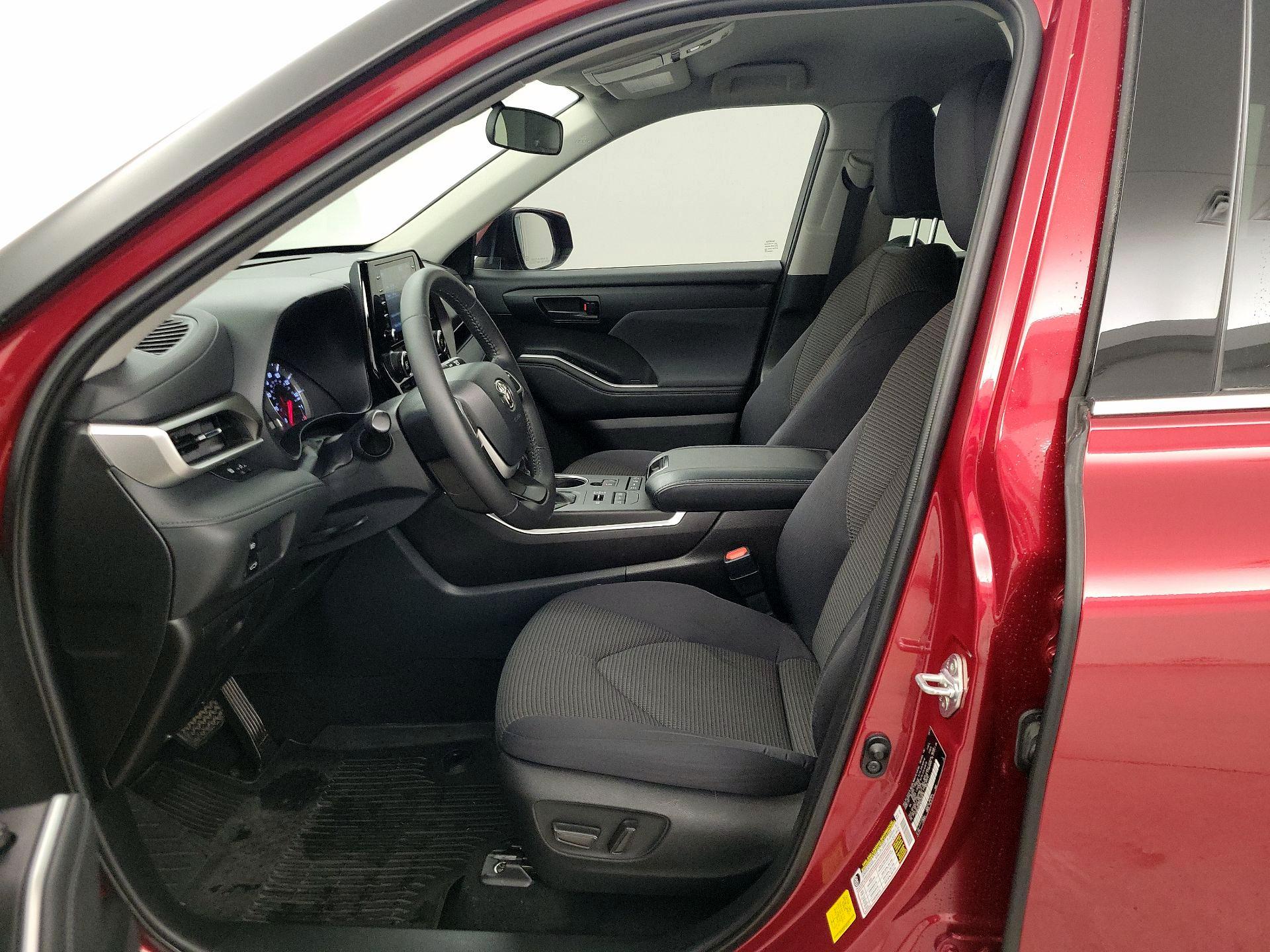 Thumbnail: 2022 Toyota Highlander - 11