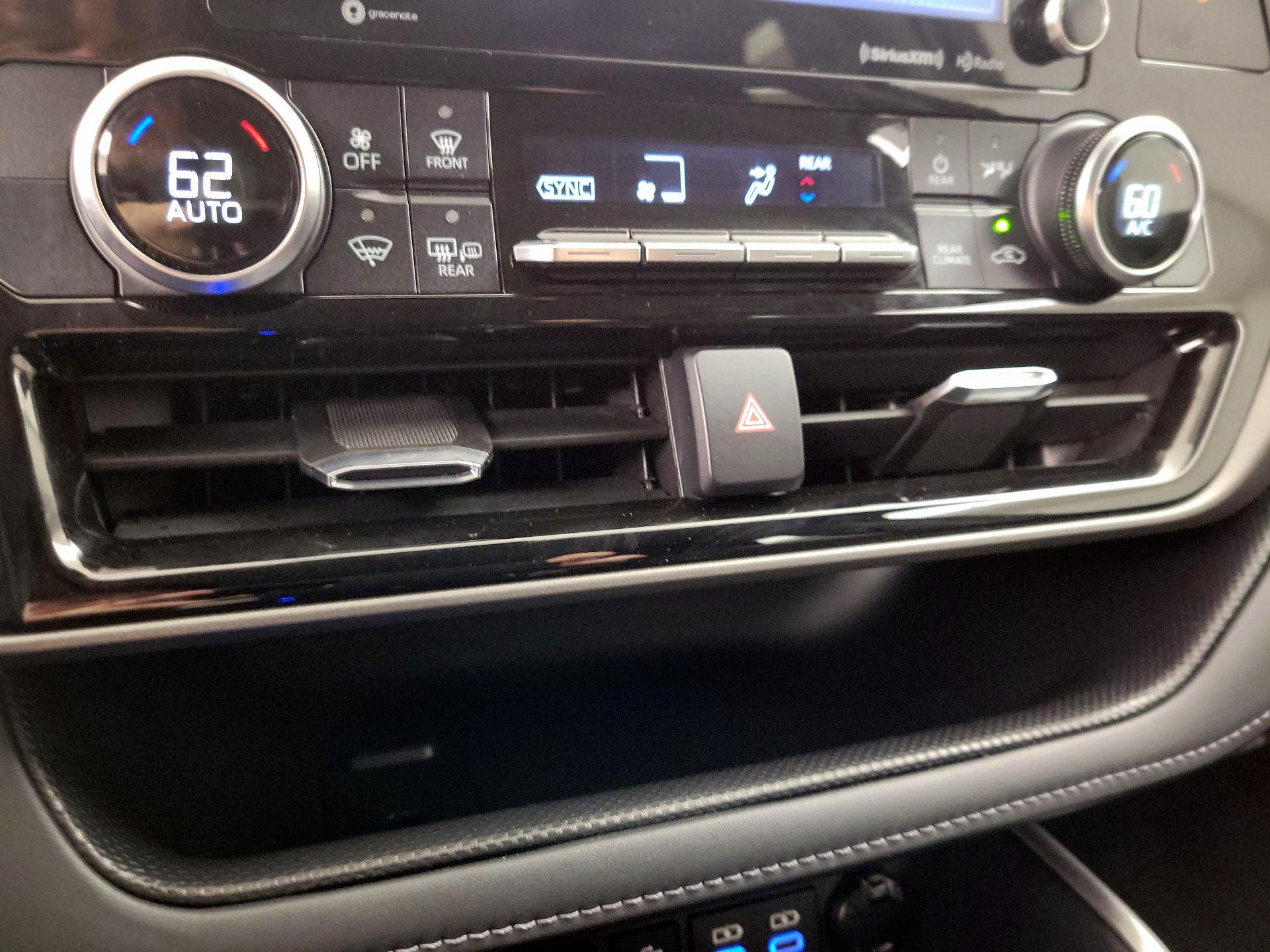 Thumbnail: 2022 Toyota Highlander - 16