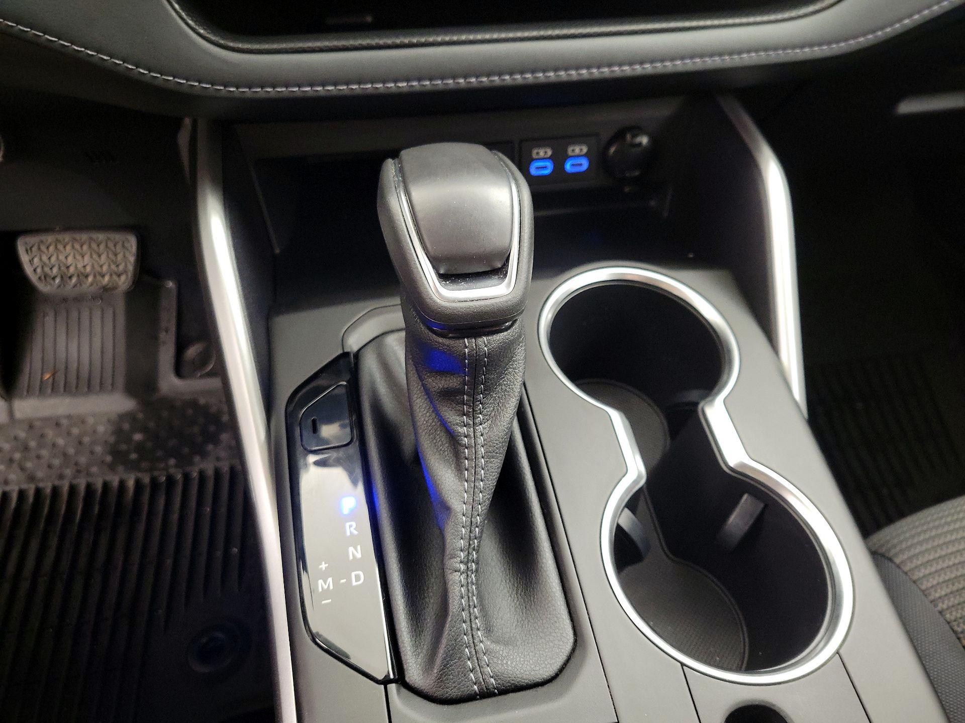 Thumbnail: 2022 Toyota Highlander - 17