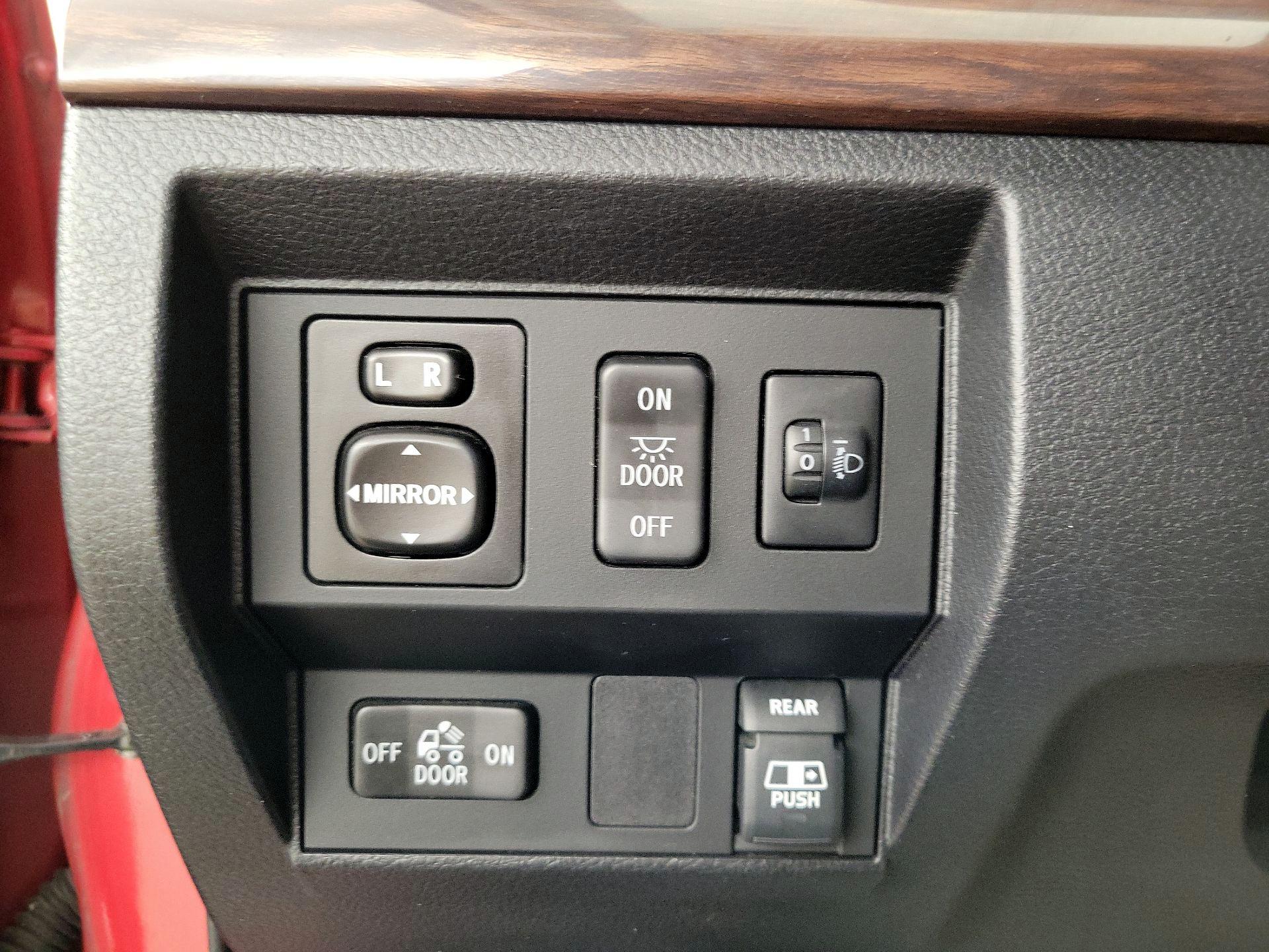 Thumbnail: 2014 Toyota Tundra - 13