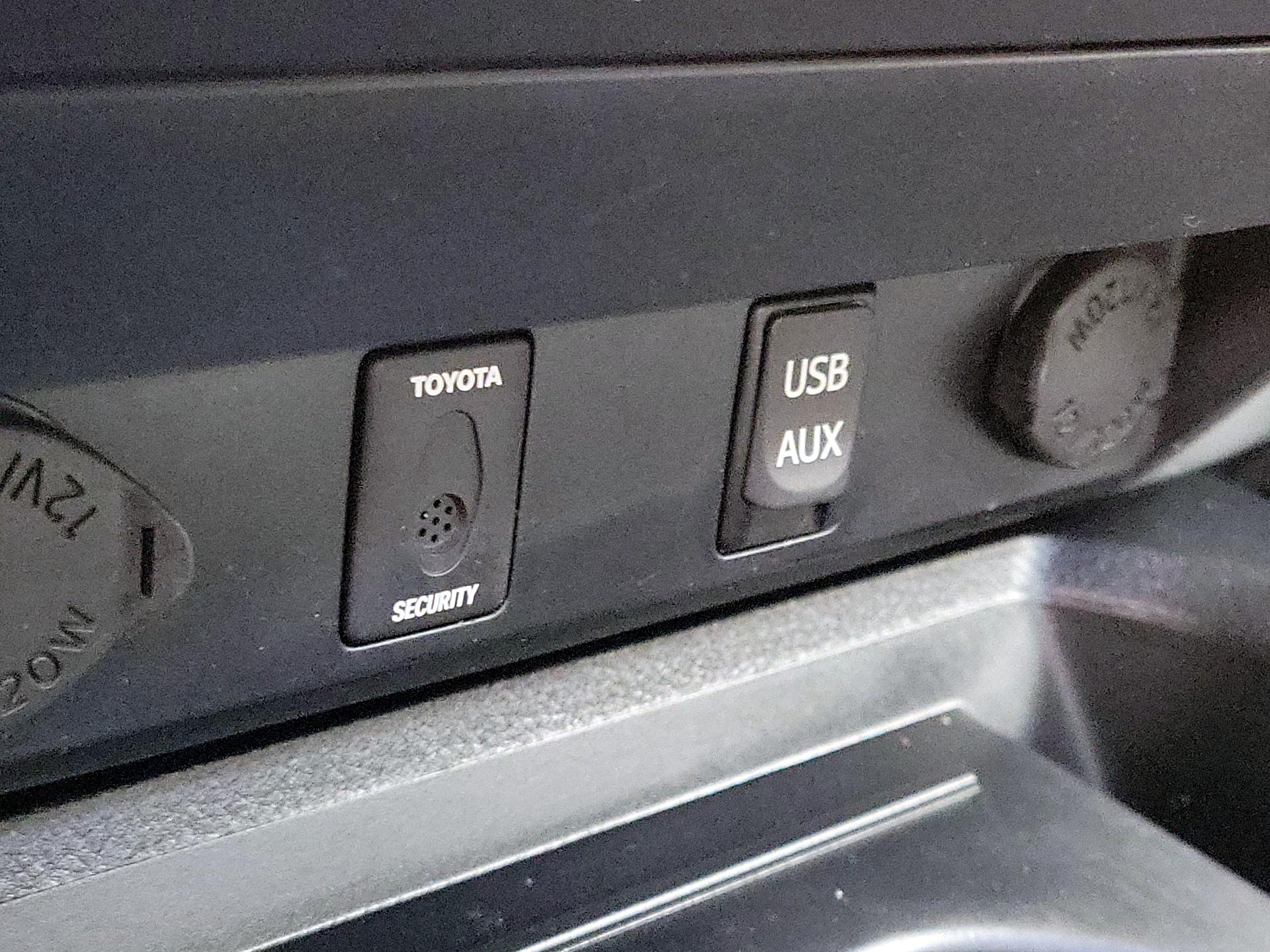 Thumbnail: 2014 Toyota Tundra - 19