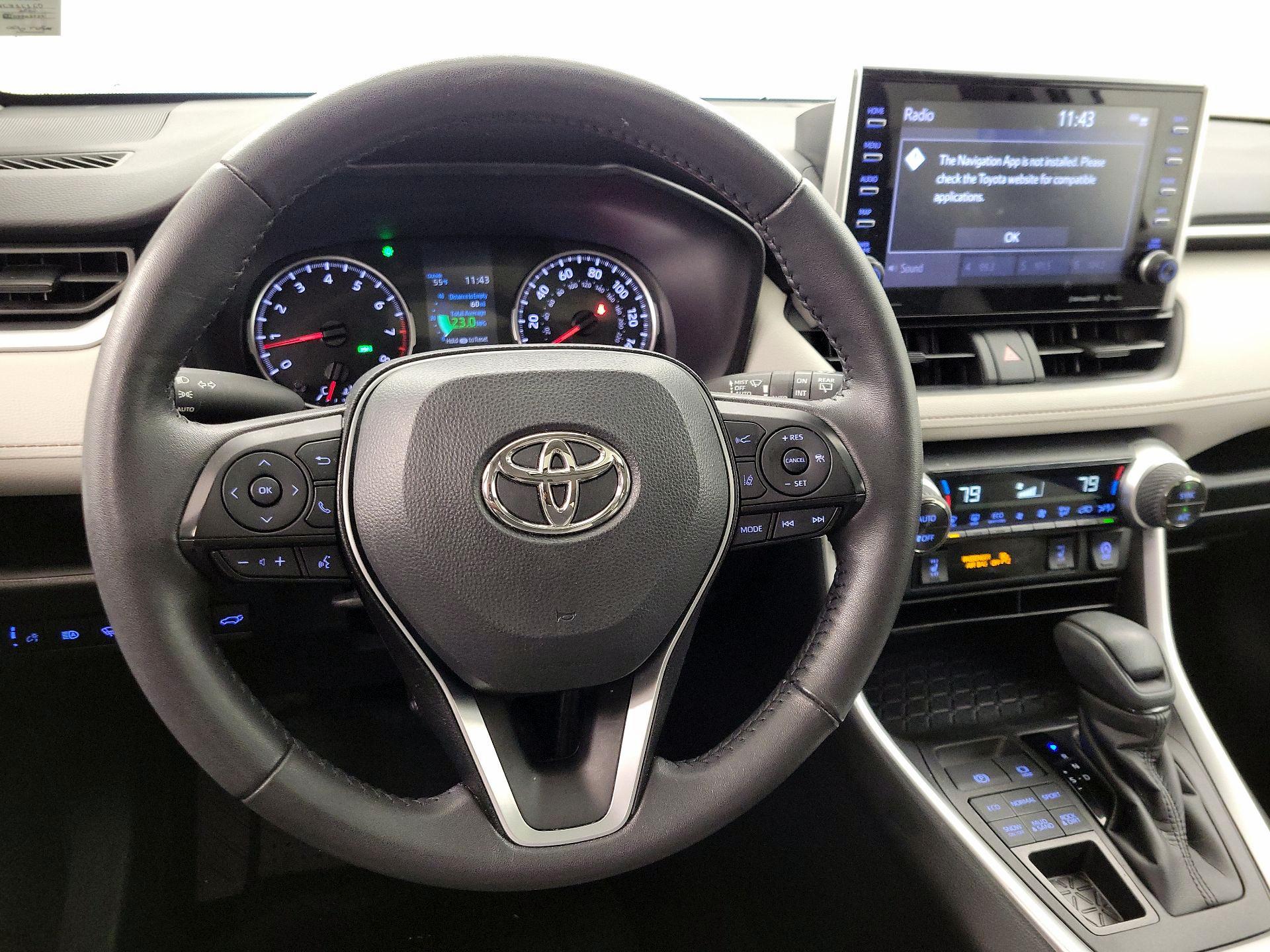 Thumbnail: 2022 Toyota RAV4 - 10