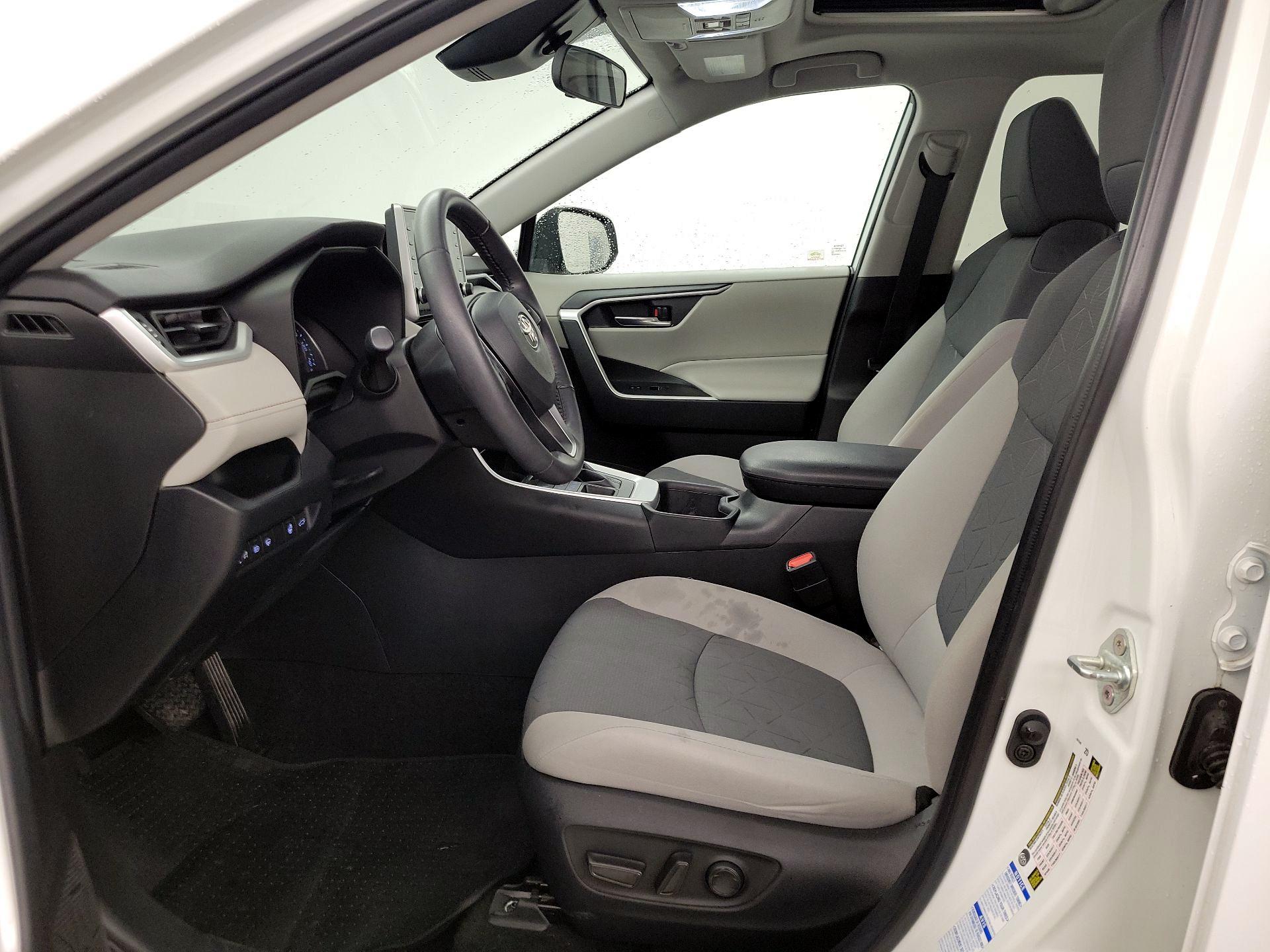 Thumbnail: 2022 Toyota RAV4 - 11