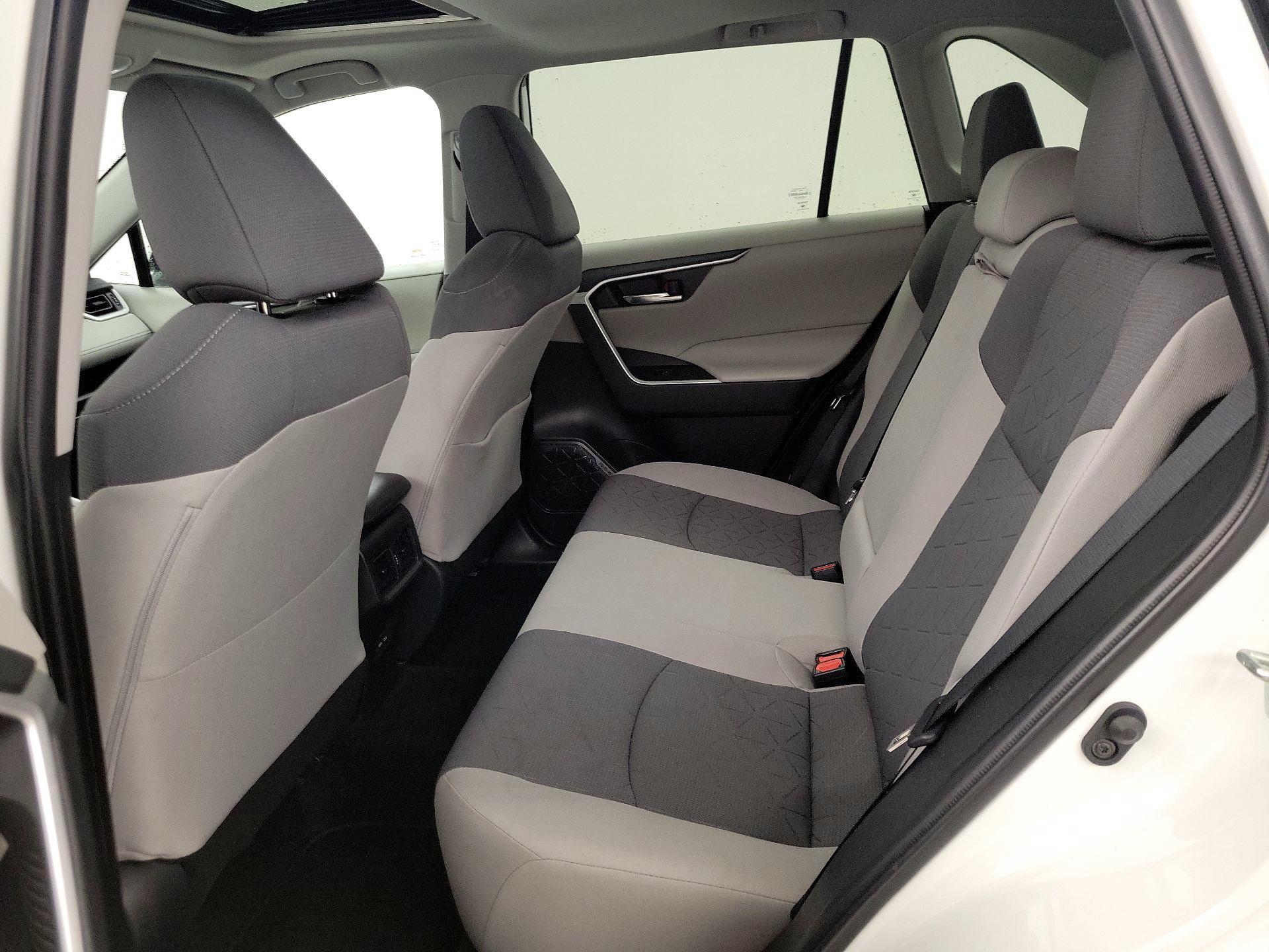 Thumbnail: 2022 Toyota RAV4 - 20