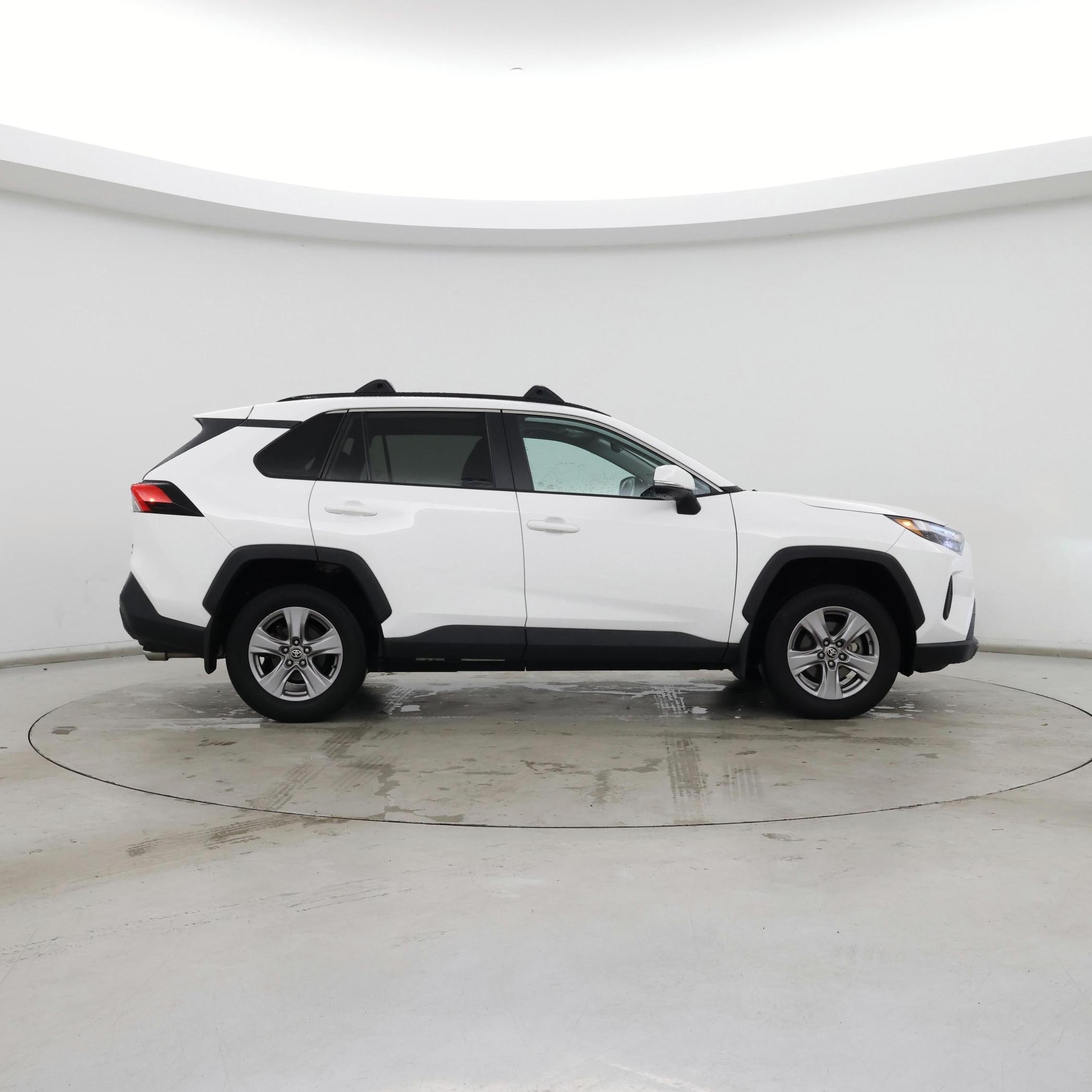 Thumbnail: 2022 Toyota RAV4 - 7