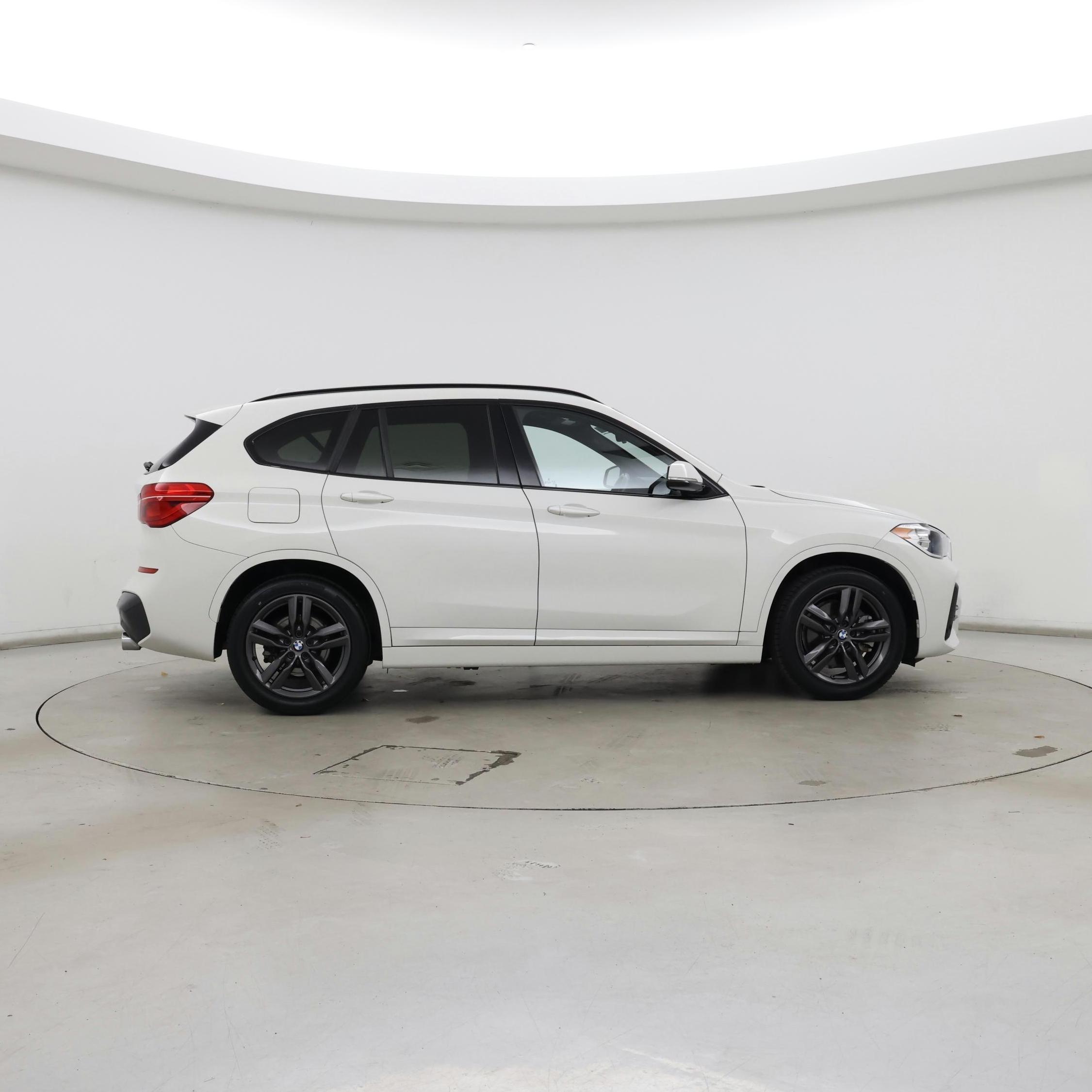 Thumbnail: 2021 BMW X1 - 7