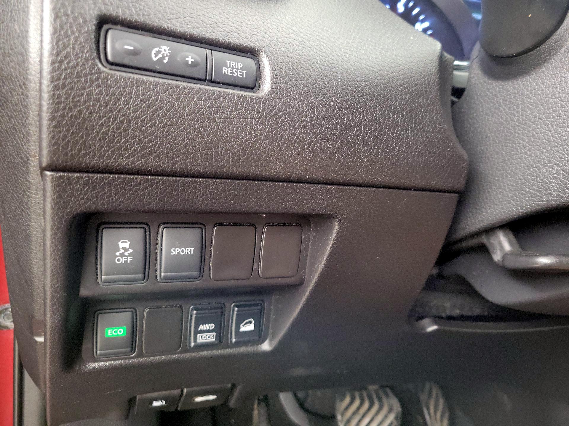 Thumbnail: 2016 Nissan Rogue - 13