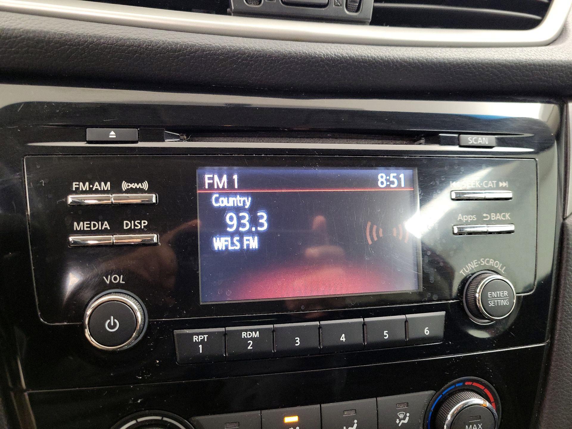 Thumbnail: 2016 Nissan Rogue - 15