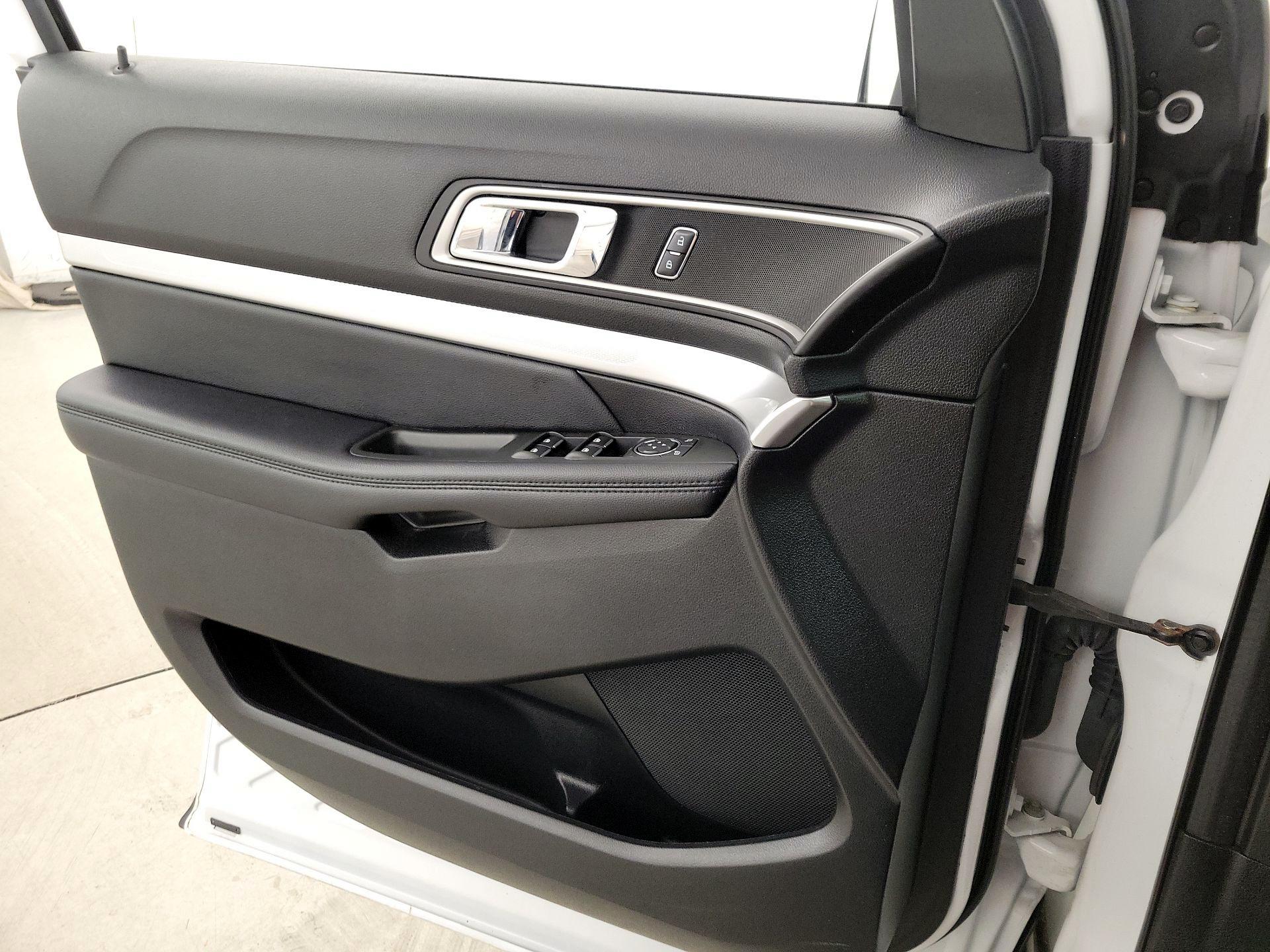 Thumbnail: 2017 Ford Explorer - 12