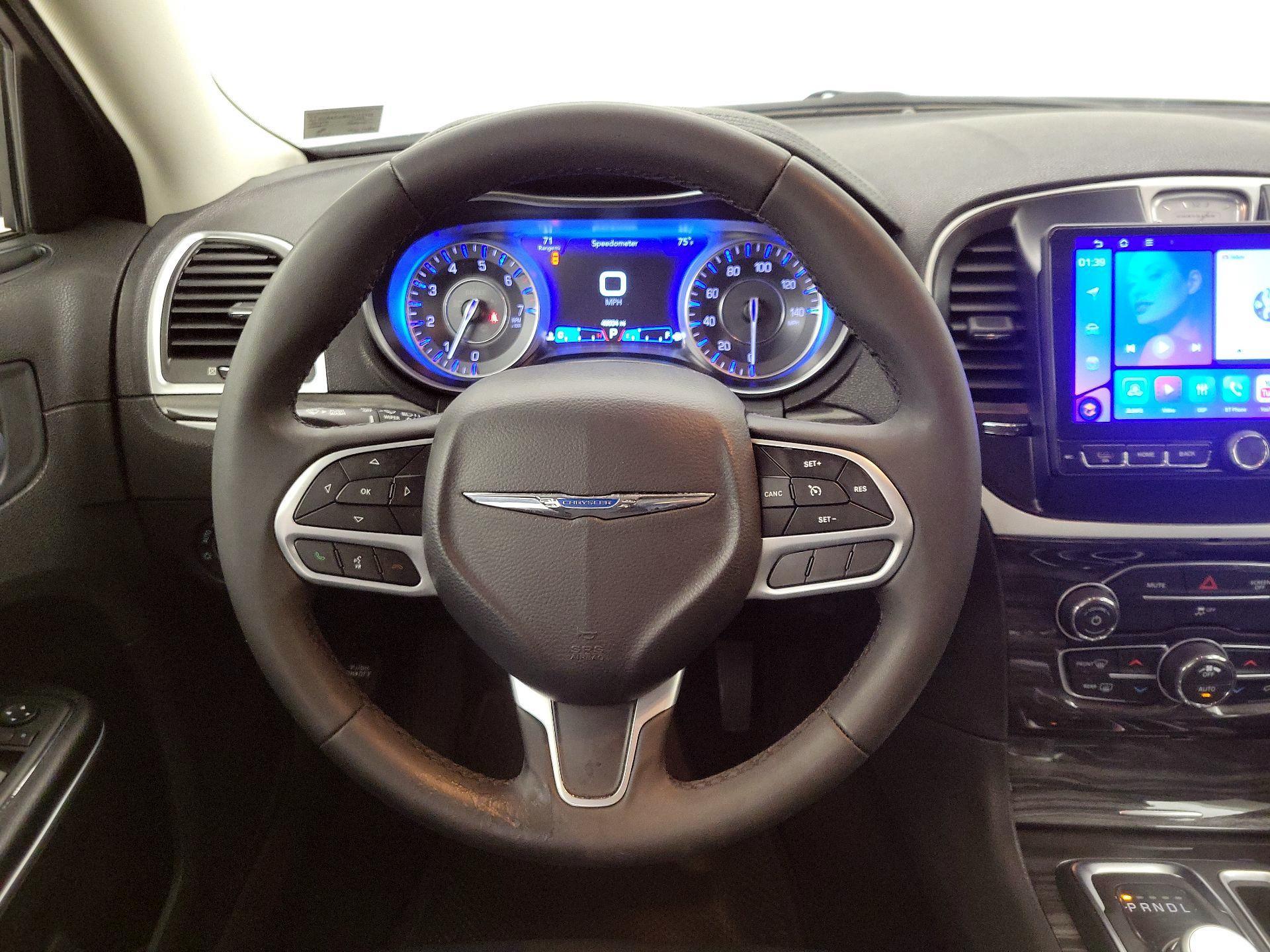 Thumbnail: 2022 Chrysler 300 - 10