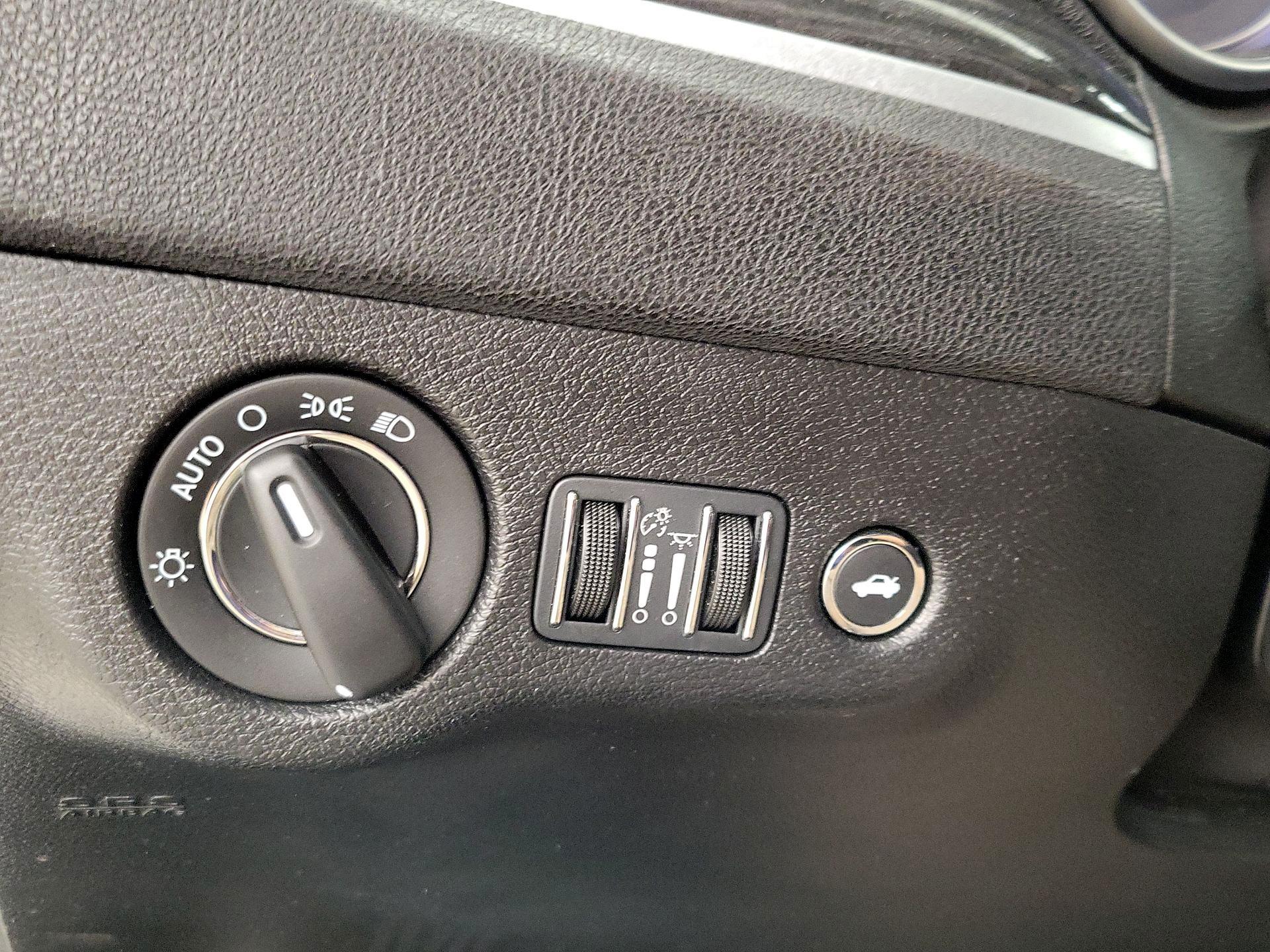 Thumbnail: 2022 Chrysler 300 - 13