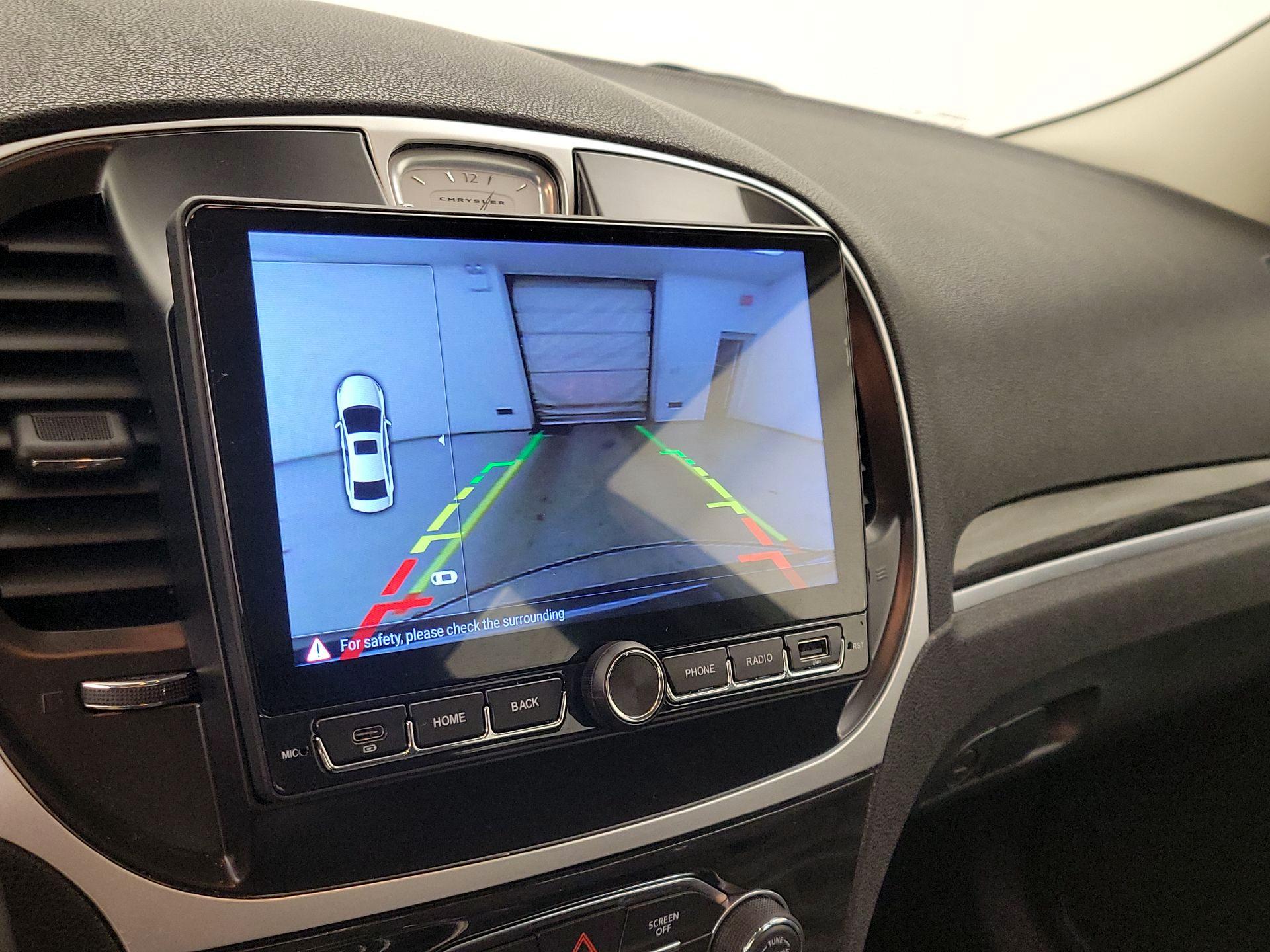 Thumbnail: 2022 Chrysler 300 - 14