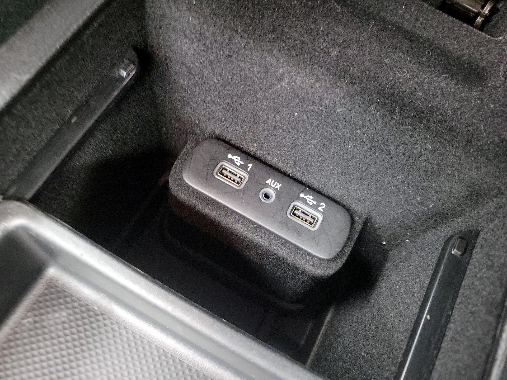 Thumbnail: 2022 Chrysler 300 - 18