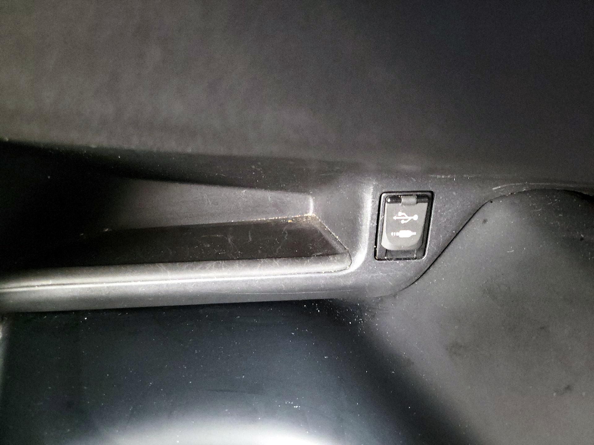 Thumbnail: 2018 Toyota C-HR - 18