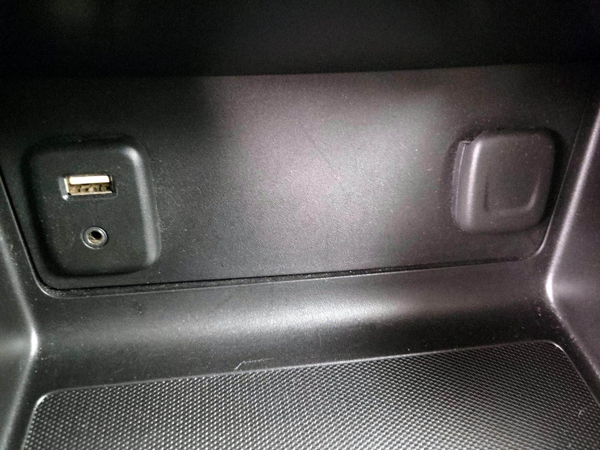 Thumbnail: 2016 GMC Canyon - 19