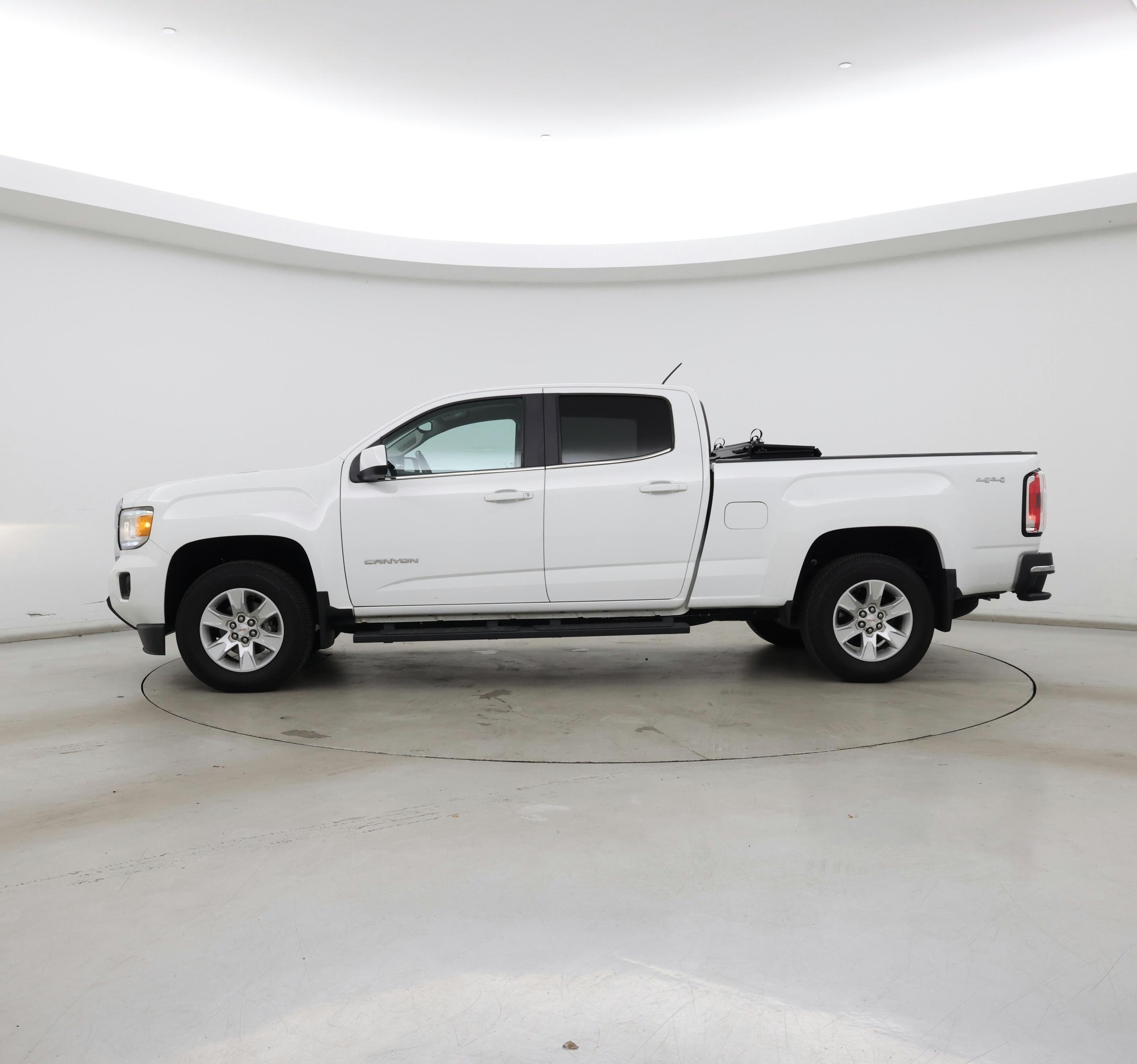 Thumbnail: 2016 GMC Canyon - 3