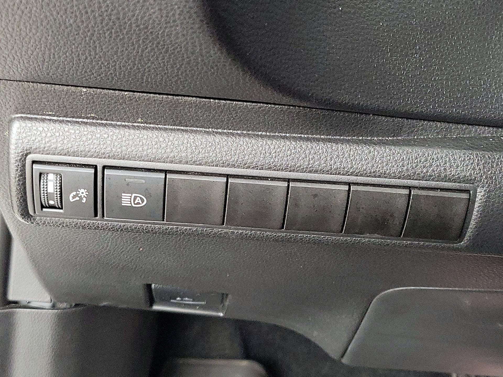 Thumbnail: 2025 Toyota Corolla - 13