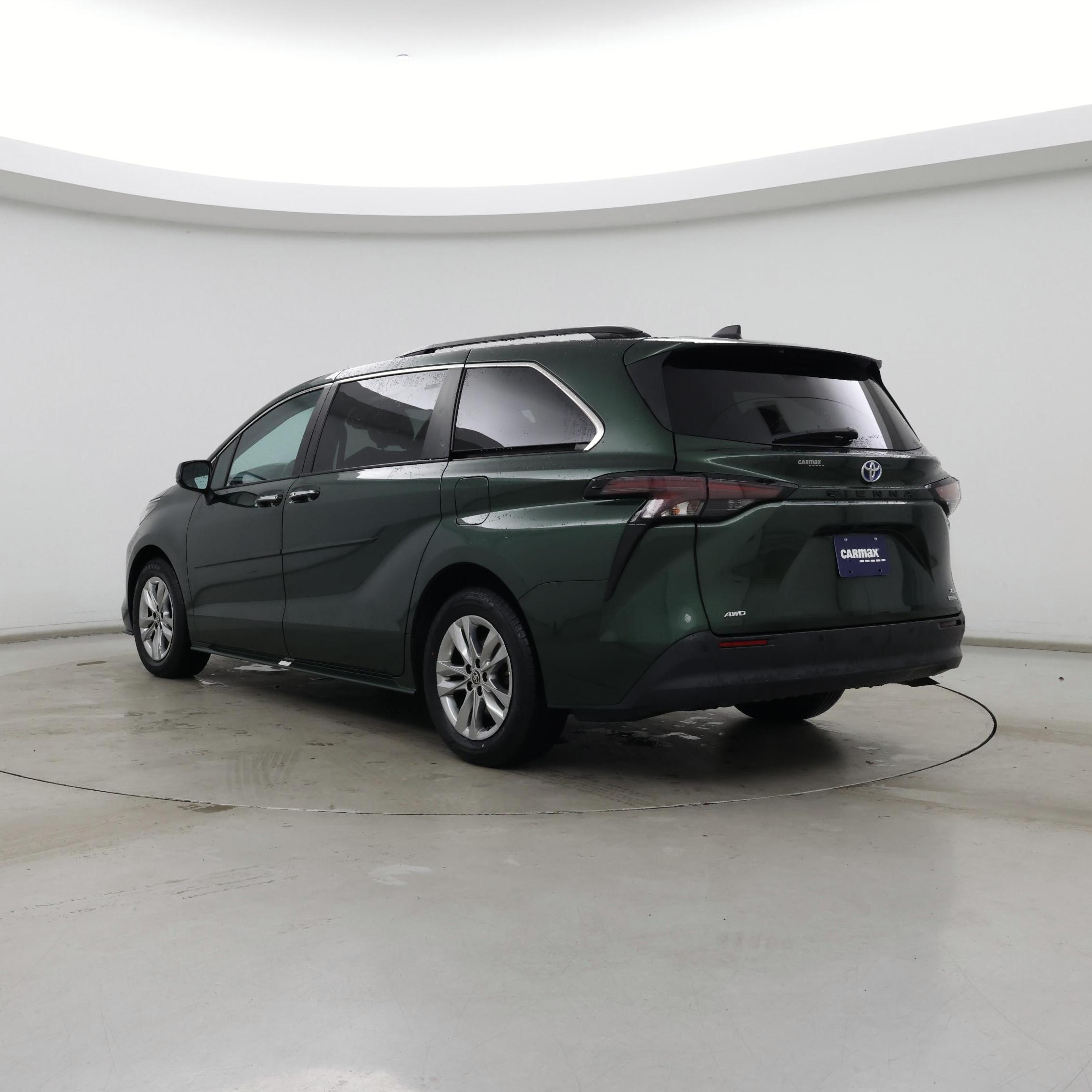 Thumbnail: 2023 Toyota Sienna - 2