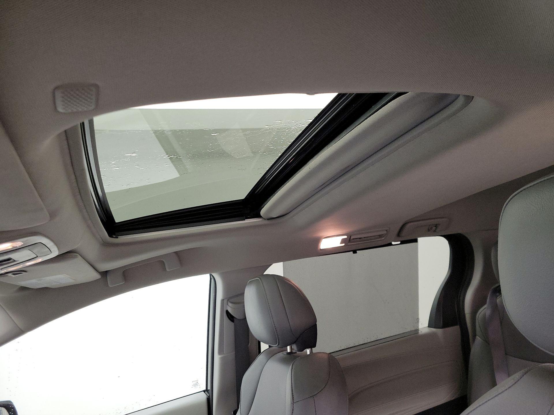 Thumbnail: 2023 Toyota Sienna - 20