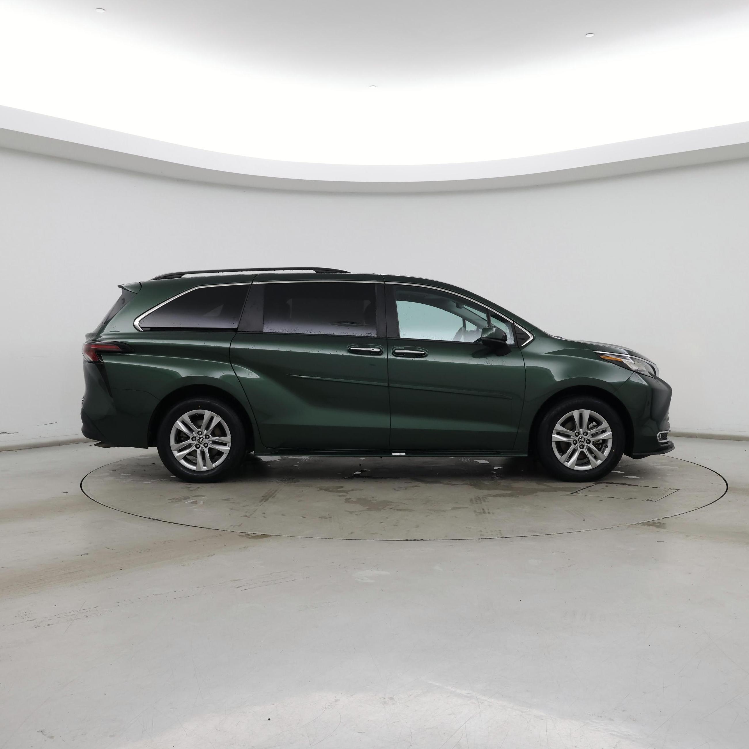 Thumbnail: 2023 Toyota Sienna - 7