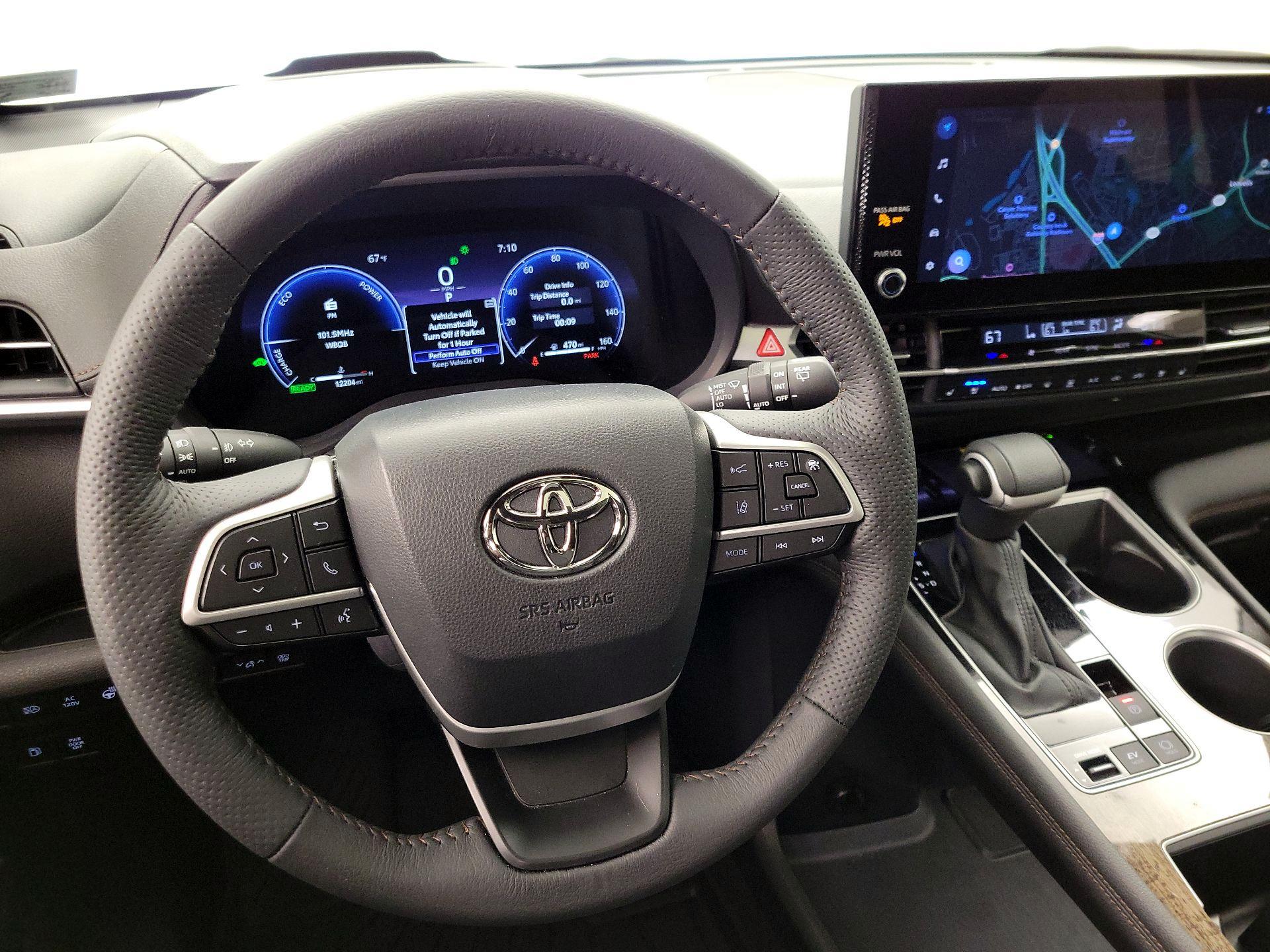 Thumbnail: 2025 Toyota Sienna - 10