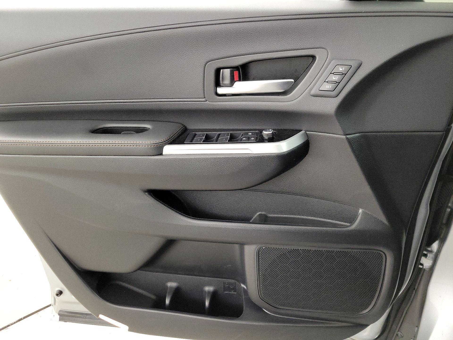 Thumbnail: 2025 Toyota Sienna - 12