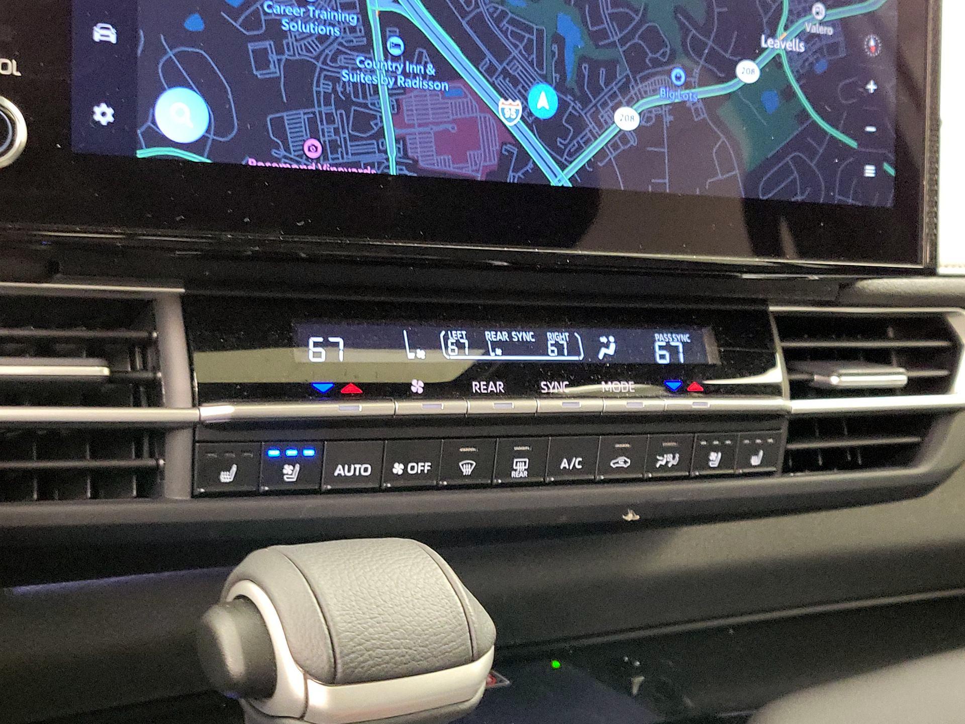 Thumbnail: 2025 Toyota Sienna - 17