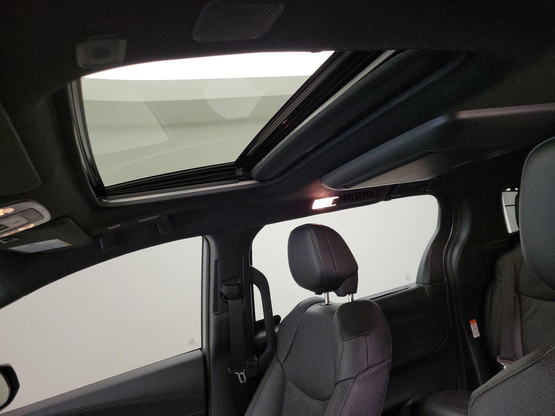 Thumbnail: 2025 Toyota Sienna - 20