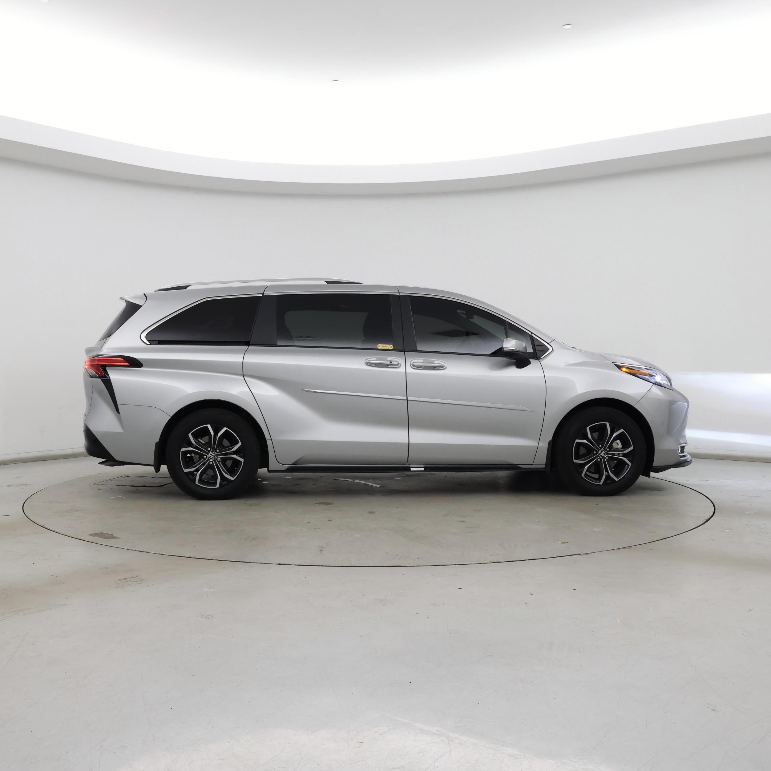 Thumbnail: 2025 Toyota Sienna - 7