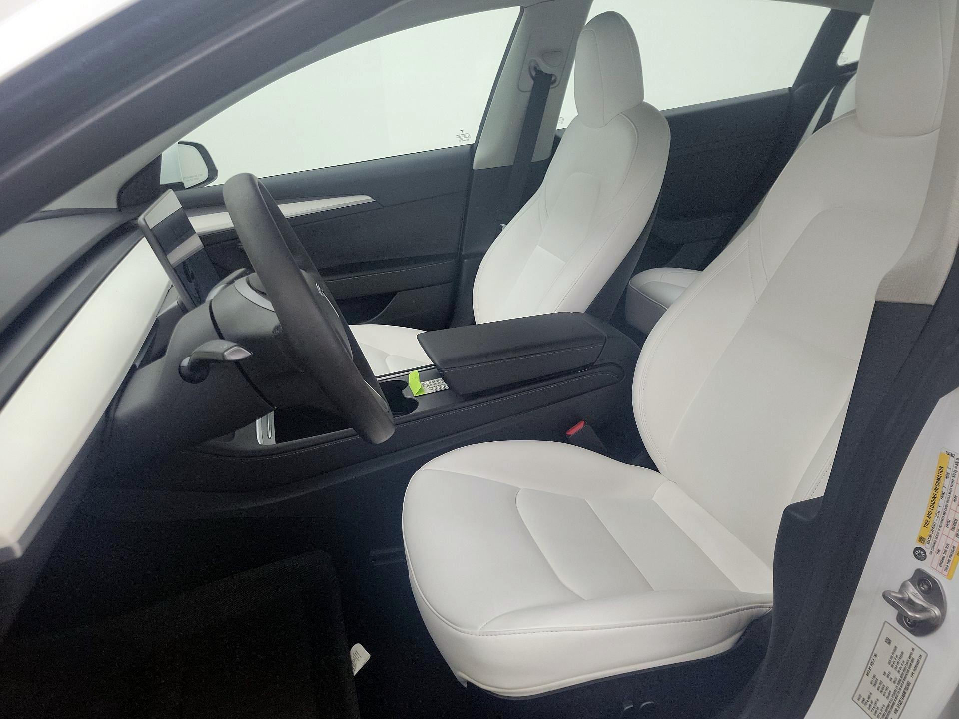 Thumbnail: 2022 Tesla Model 3 - 11