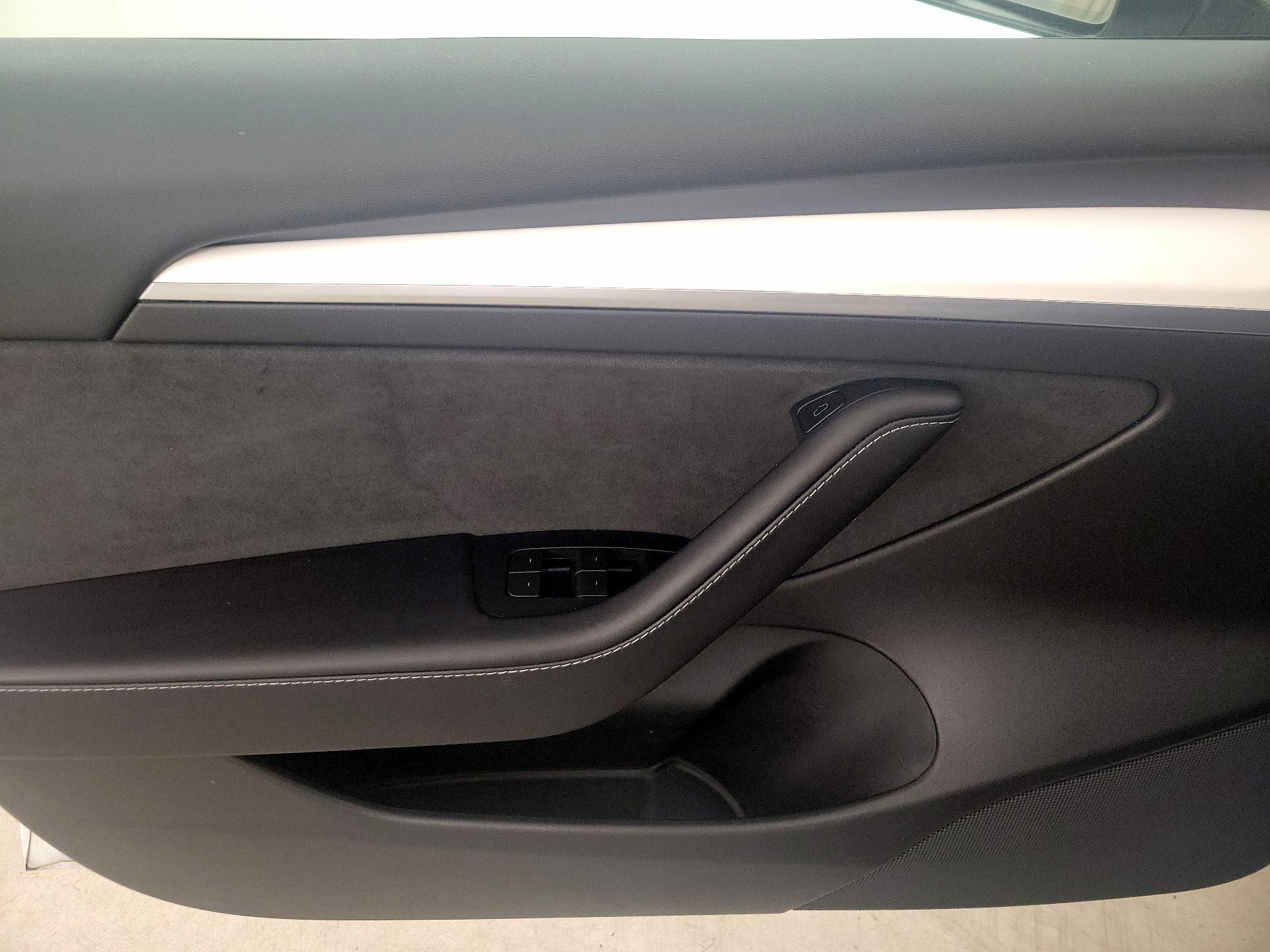 Thumbnail: 2022 Tesla Model 3 - 12