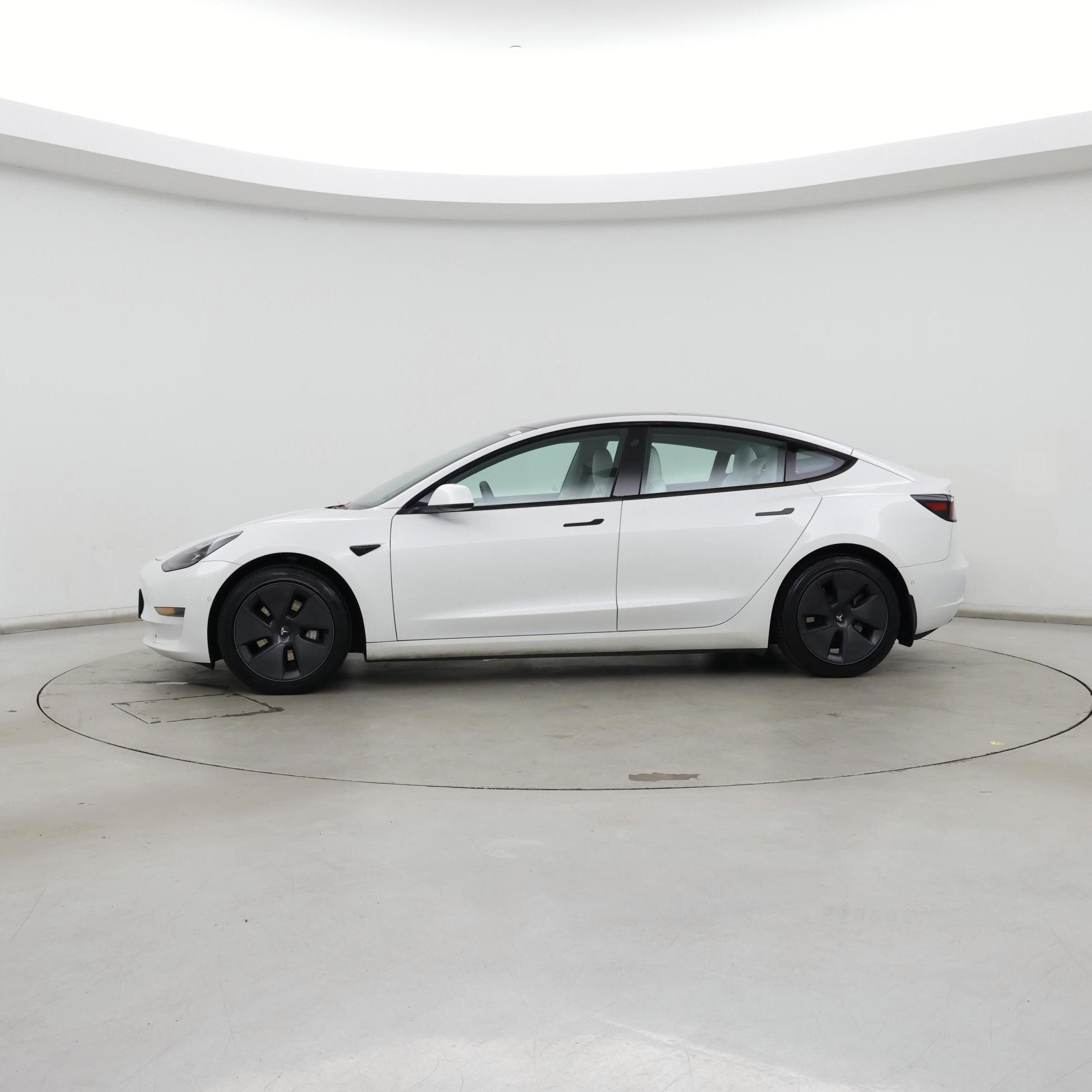 Thumbnail: 2022 Tesla Model 3 - 3