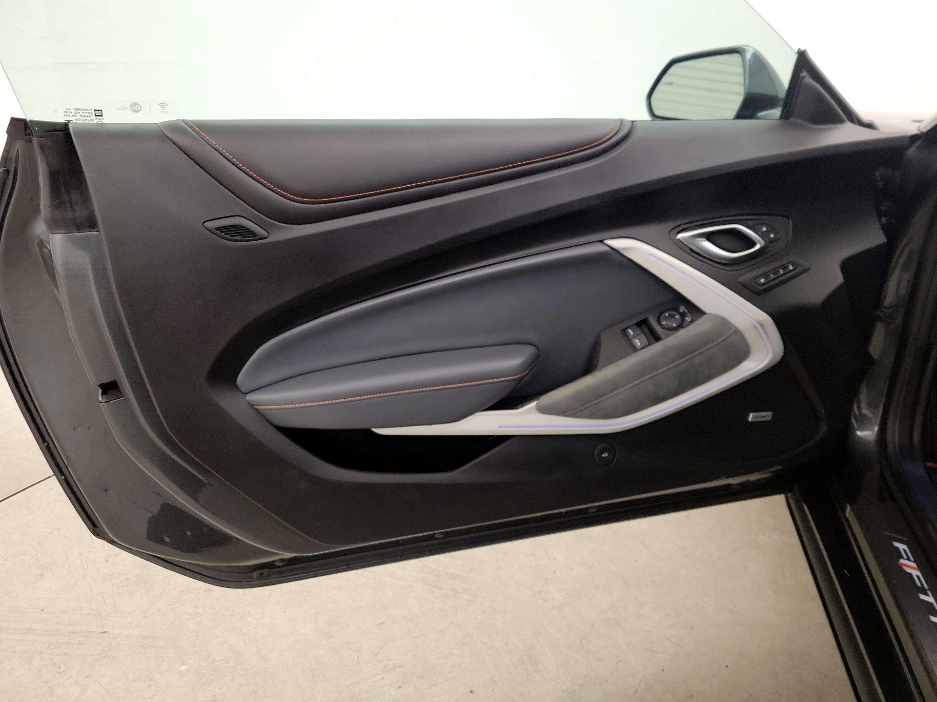 Thumbnail: 2017 Chevrolet Camaro - 12