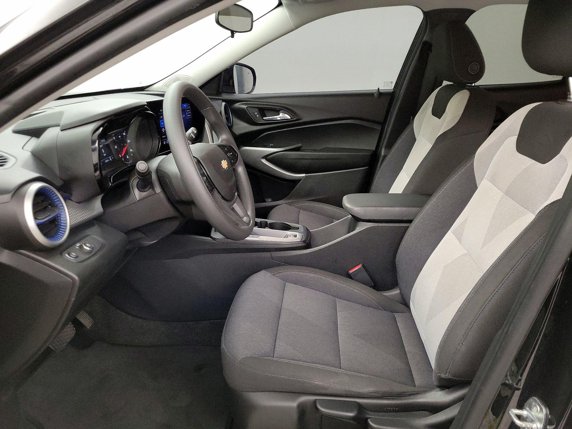 Thumbnail: 2024 Chevrolet Trax - 11