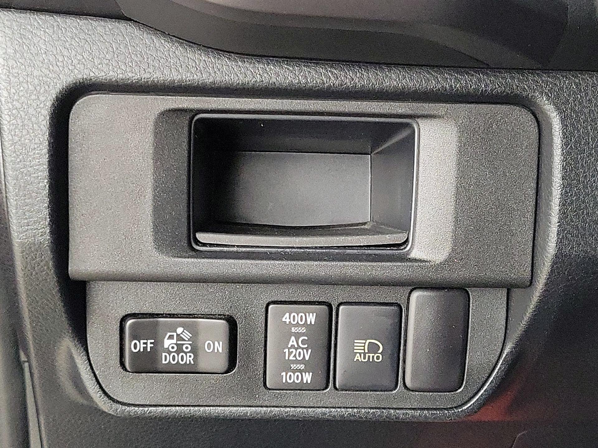 Thumbnail: 2019 Toyota Tacoma - 13