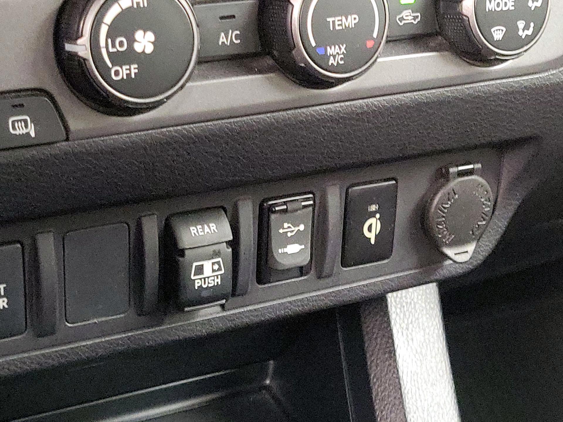 Thumbnail: 2019 Toyota Tacoma - 19