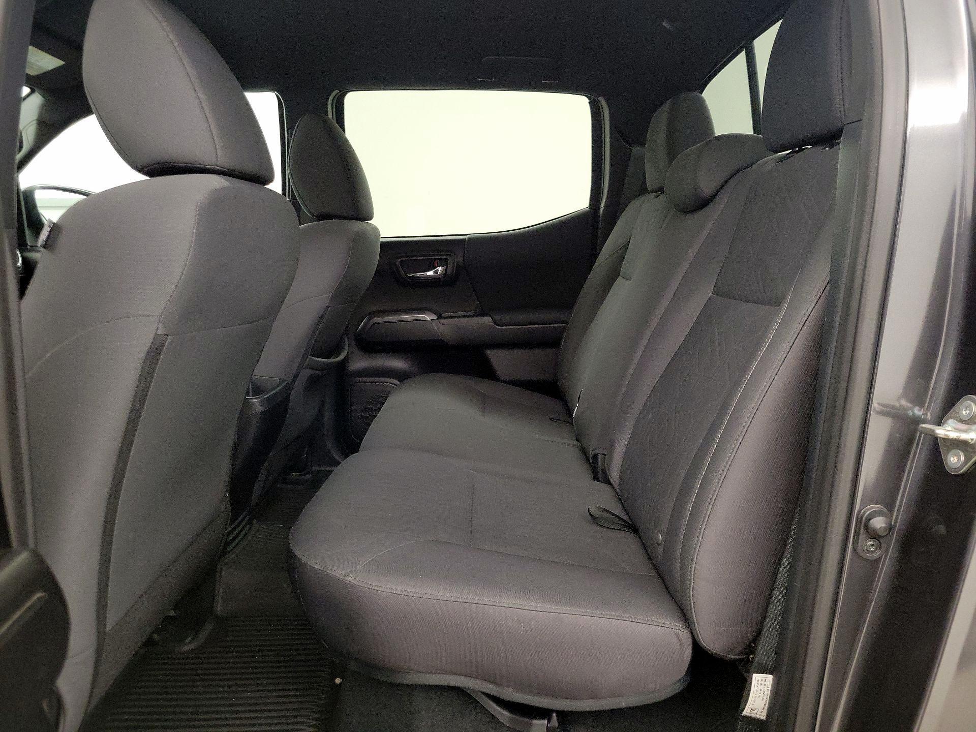 Thumbnail: 2019 Toyota Tacoma - 20