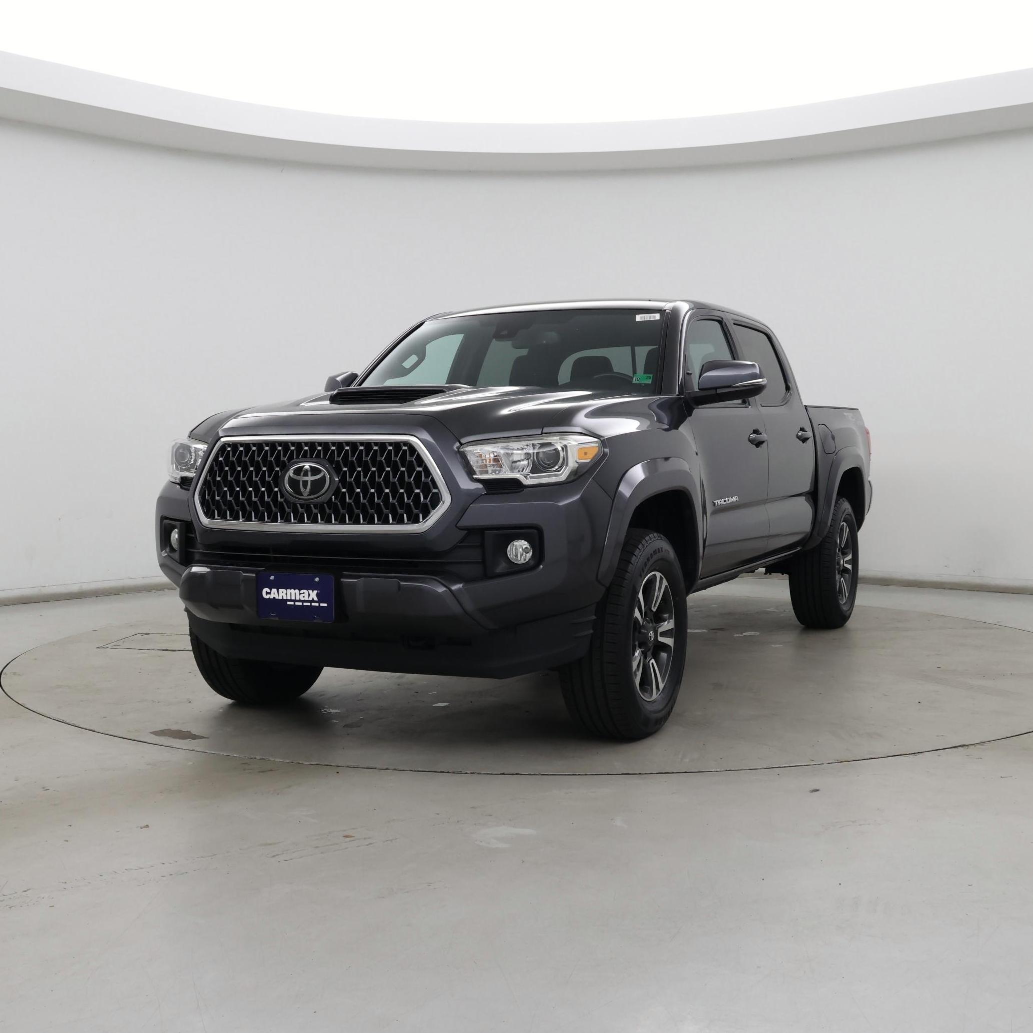 Thumbnail: 2019 Toyota Tacoma - 4