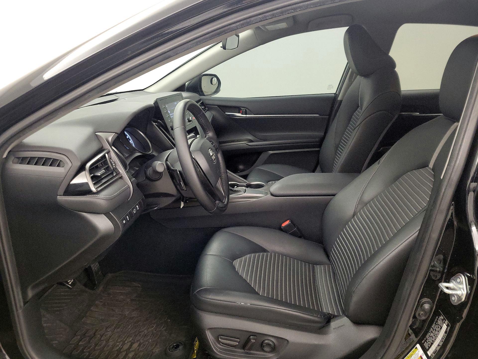 Thumbnail: 2021 Toyota Camry - 11